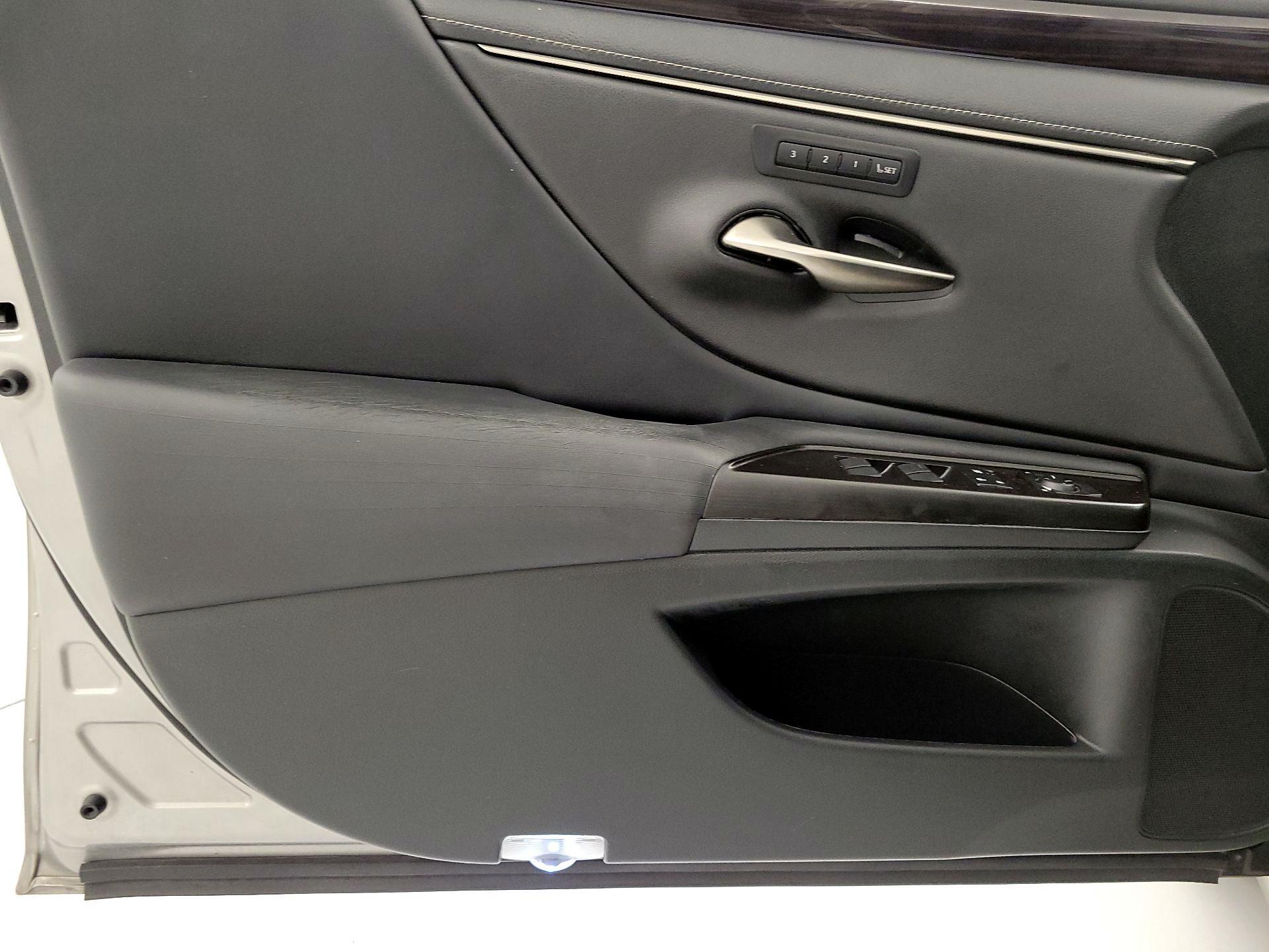 Thumbnail: 2019 Lexus ES - 12