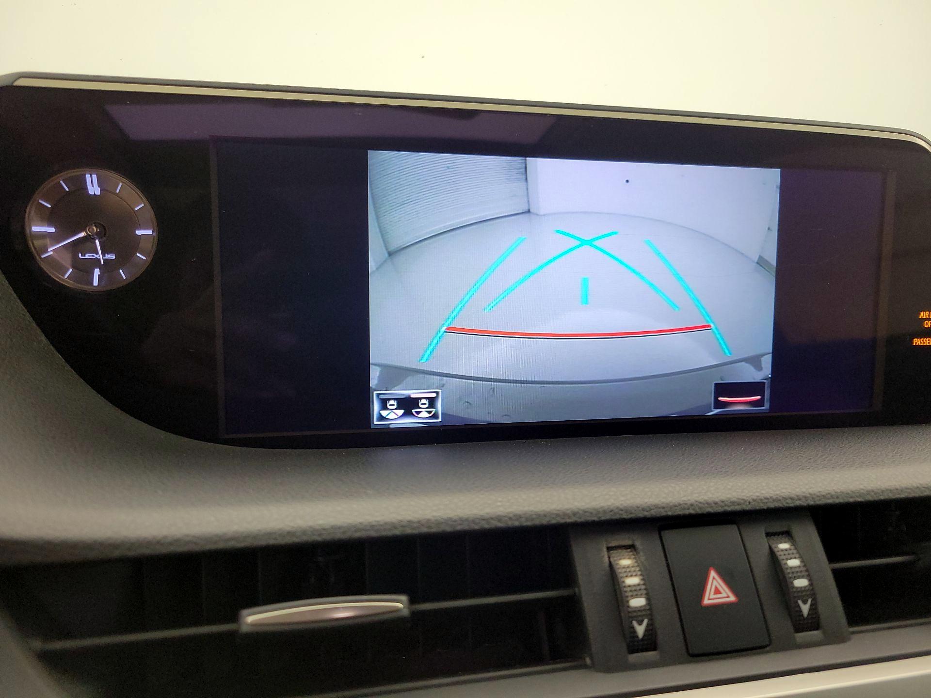 Thumbnail: 2019 Lexus ES - 15