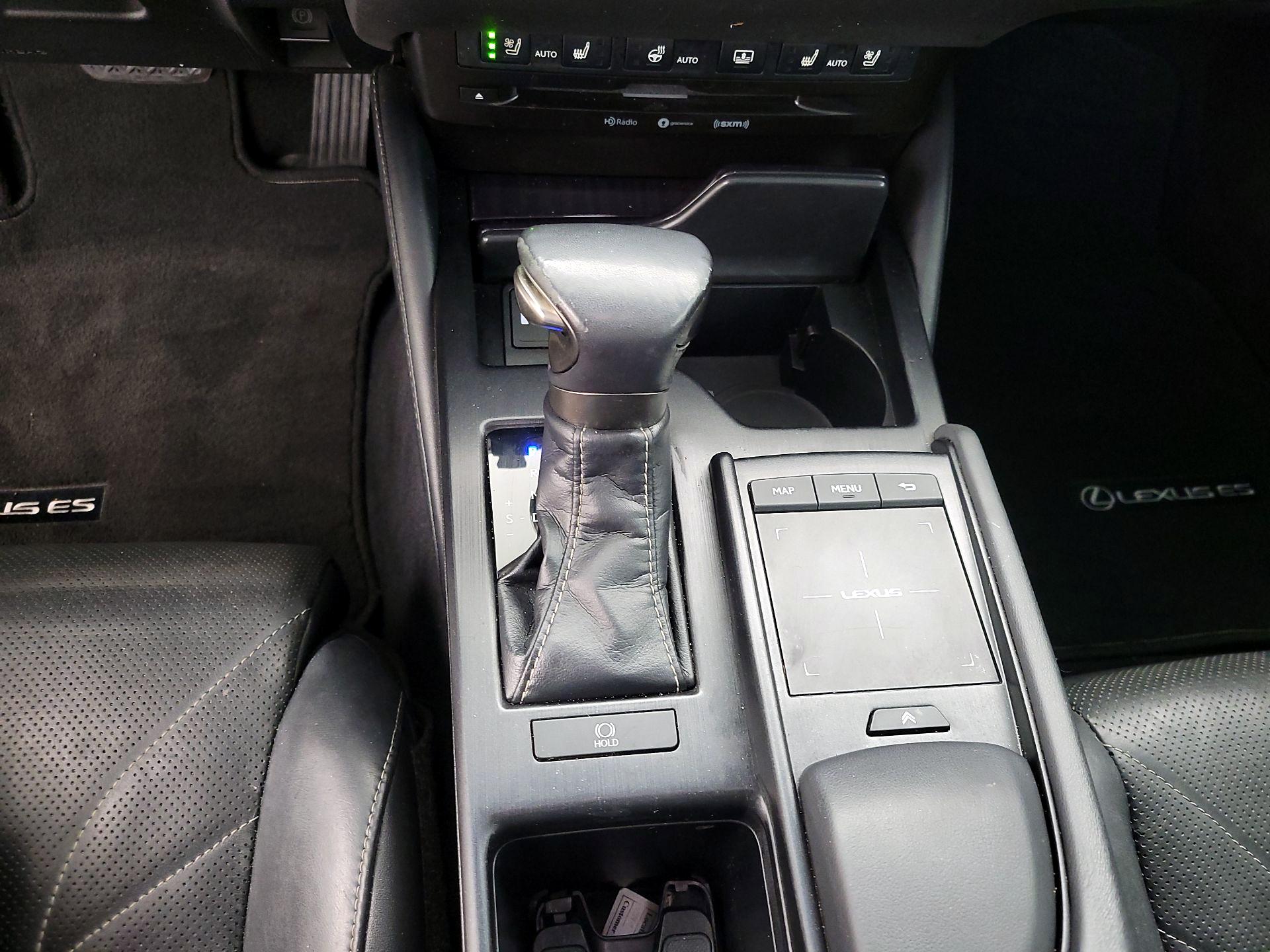 Thumbnail: 2019 Lexus ES - 18