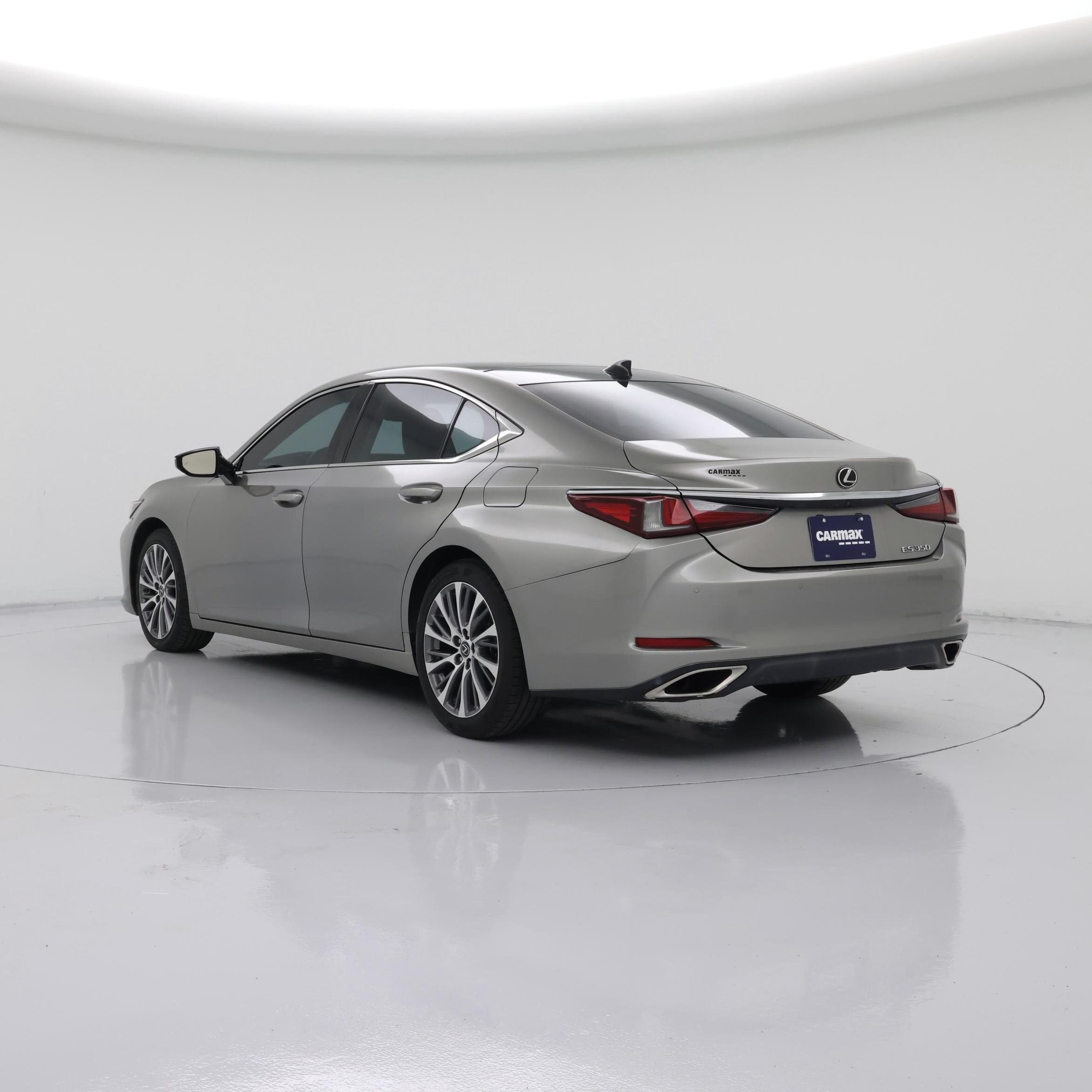 Thumbnail: 2019 Lexus ES - 2
