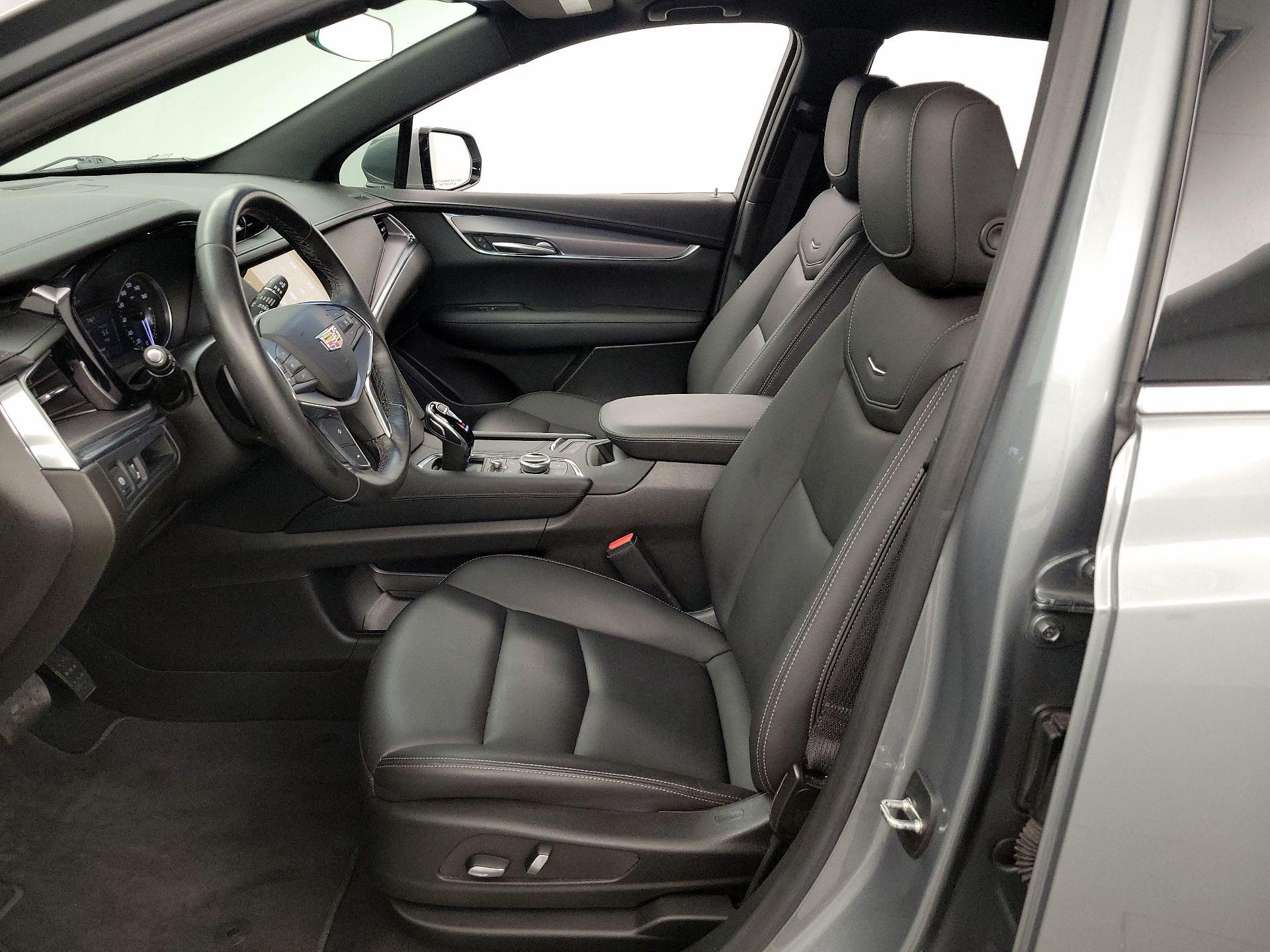 Thumbnail: 2023 Cadillac XT5 - 11