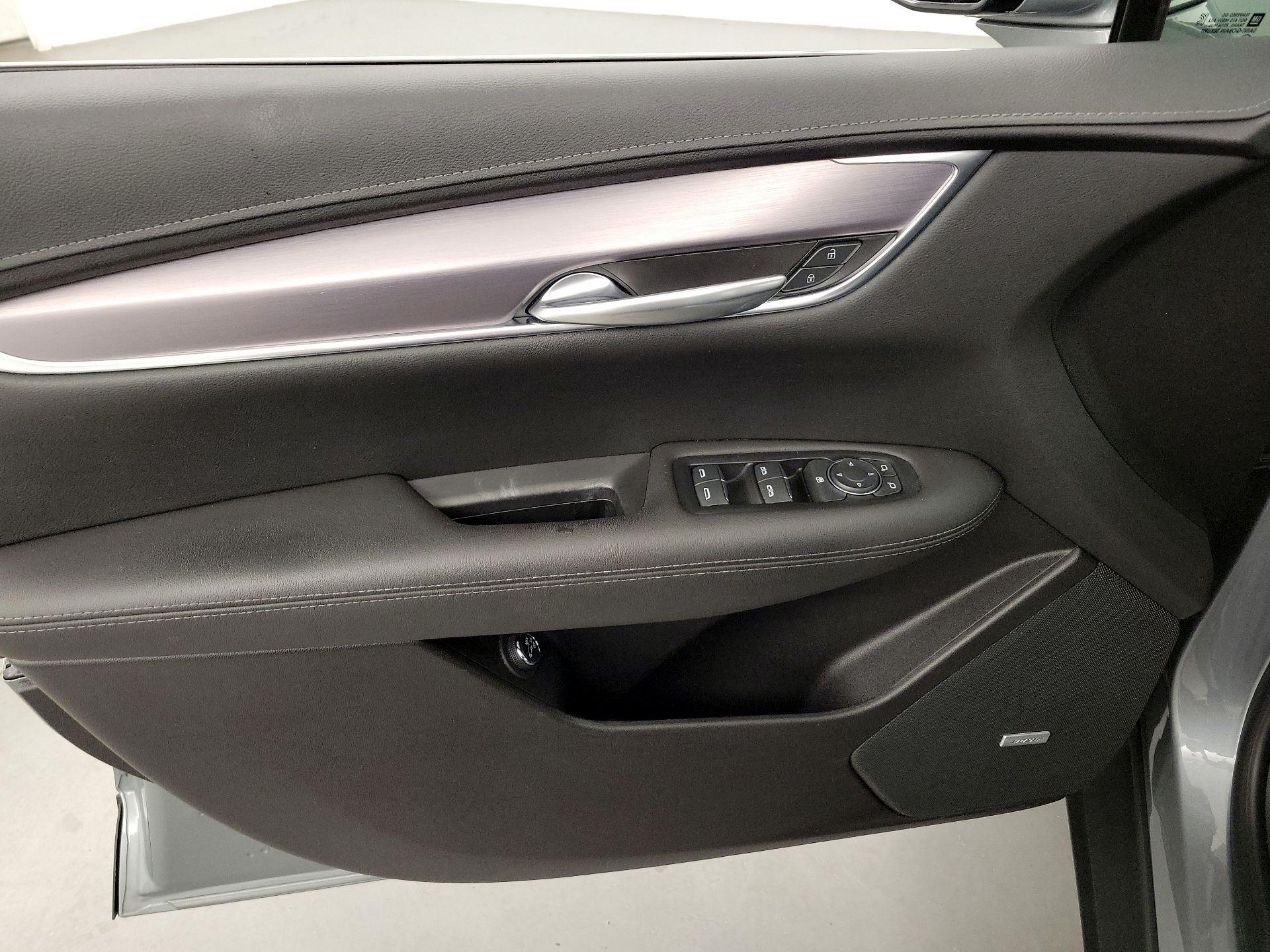 Thumbnail: 2023 Cadillac XT5 - 12