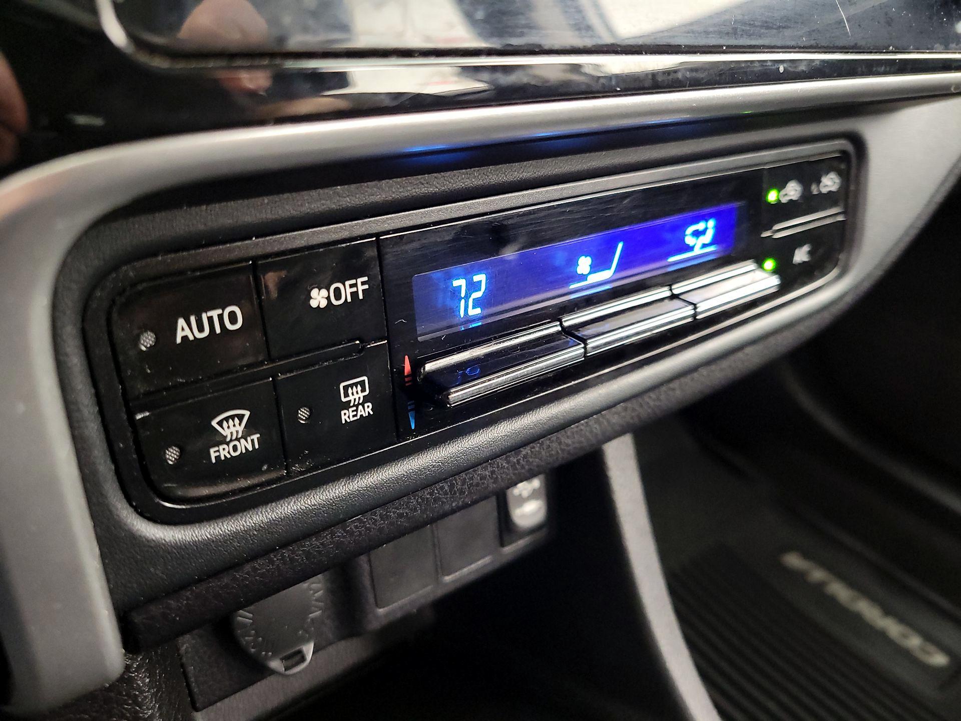 Thumbnail: 2019 Toyota Corolla - 16