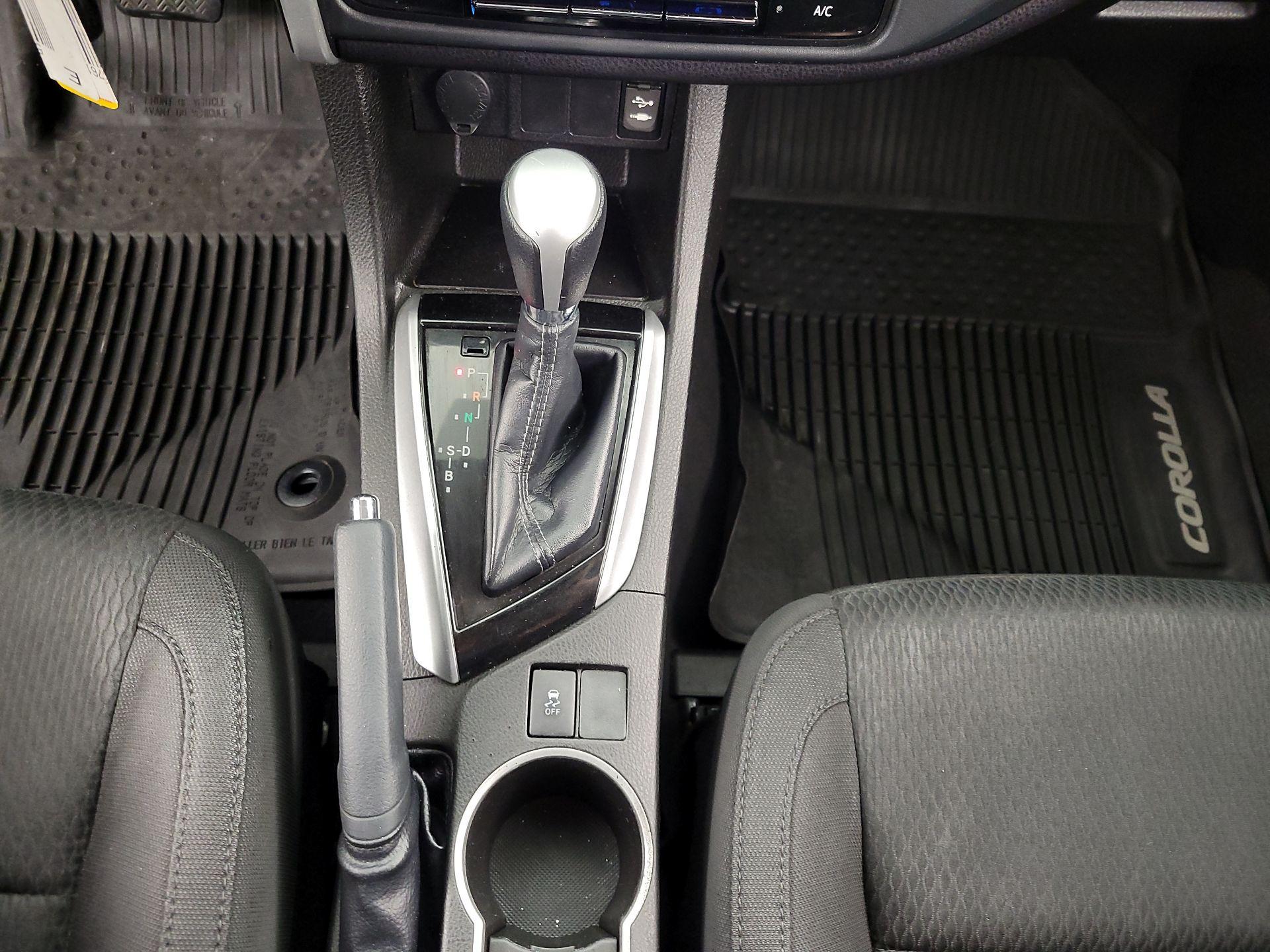 Thumbnail: 2019 Toyota Corolla - 17