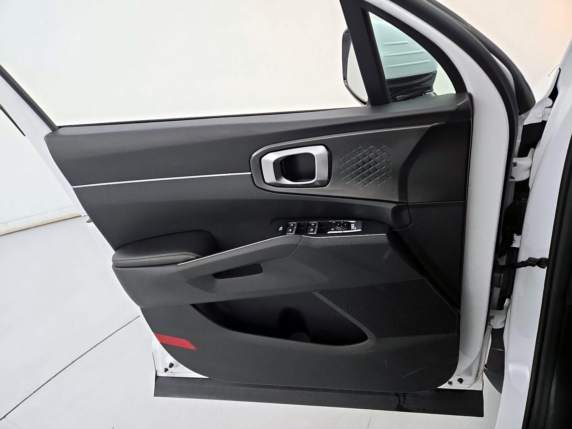 Thumbnail: 2024 Kia Sorento - 12