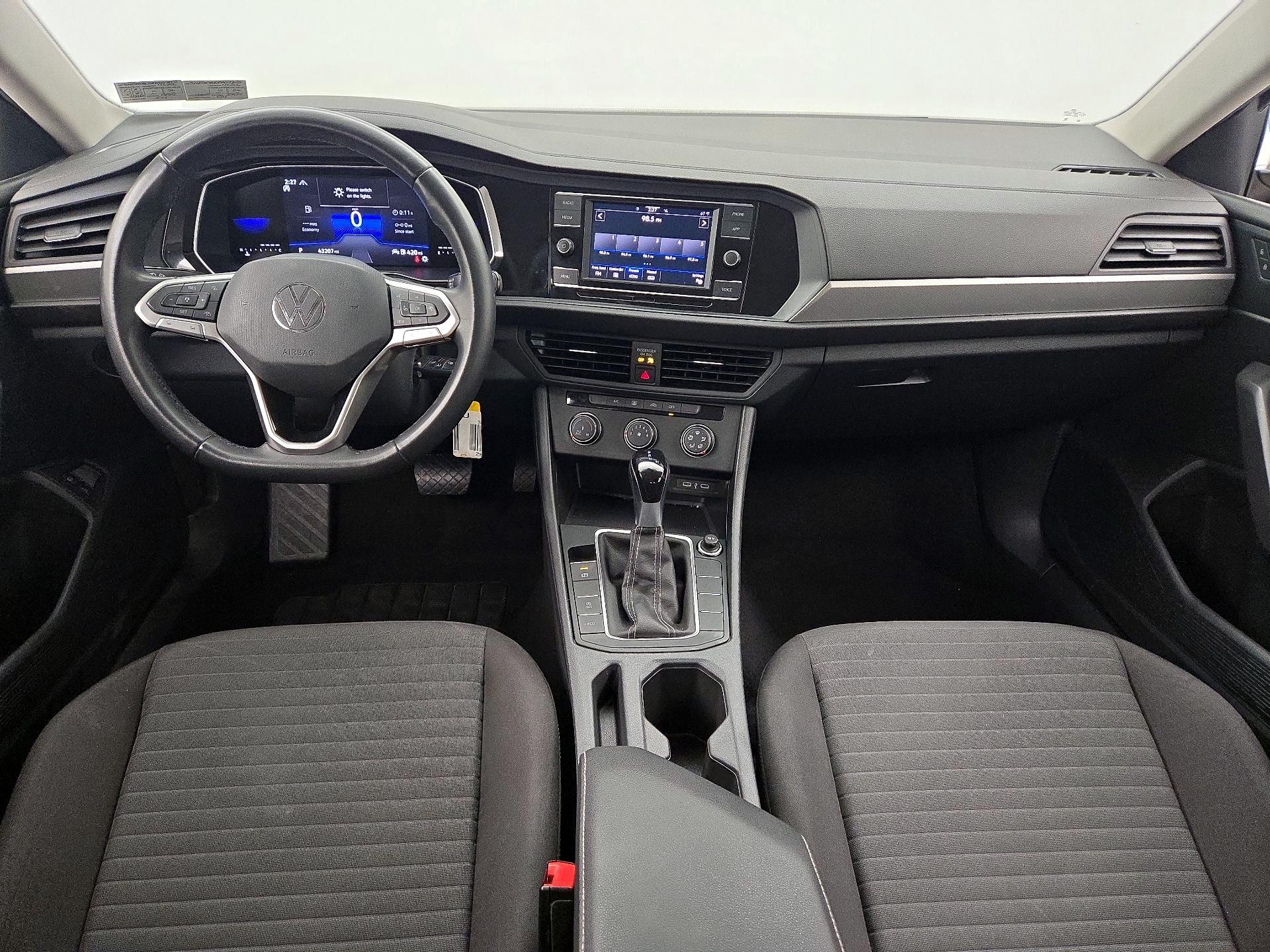 Thumbnail: 2024 Volkswagen Jetta - 9