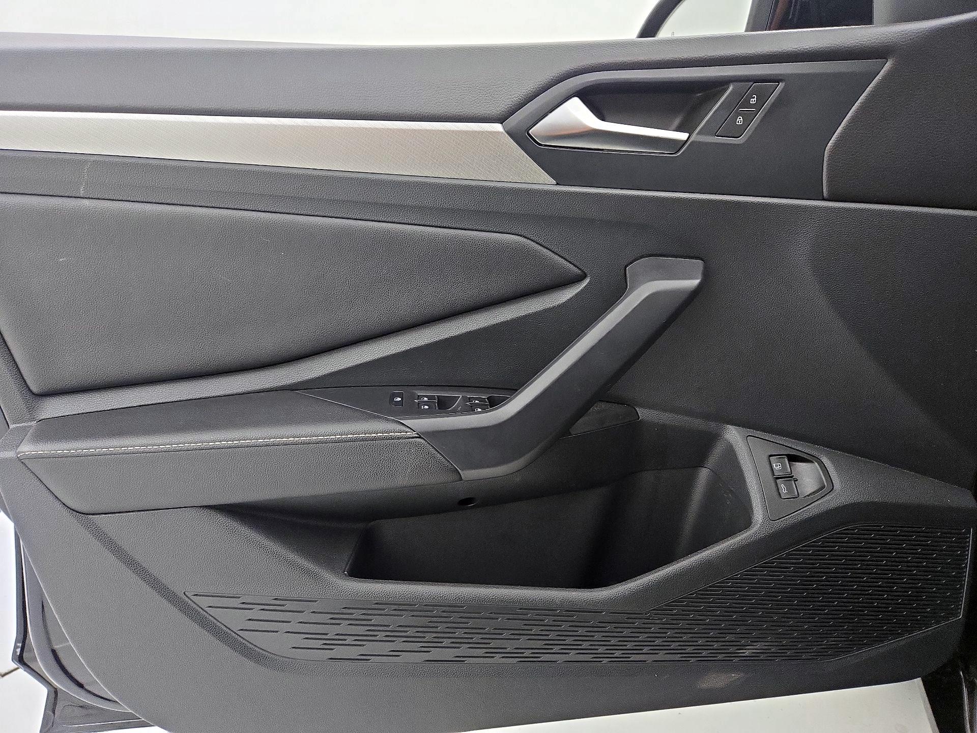 Thumbnail: 2024 Volkswagen Jetta - 12