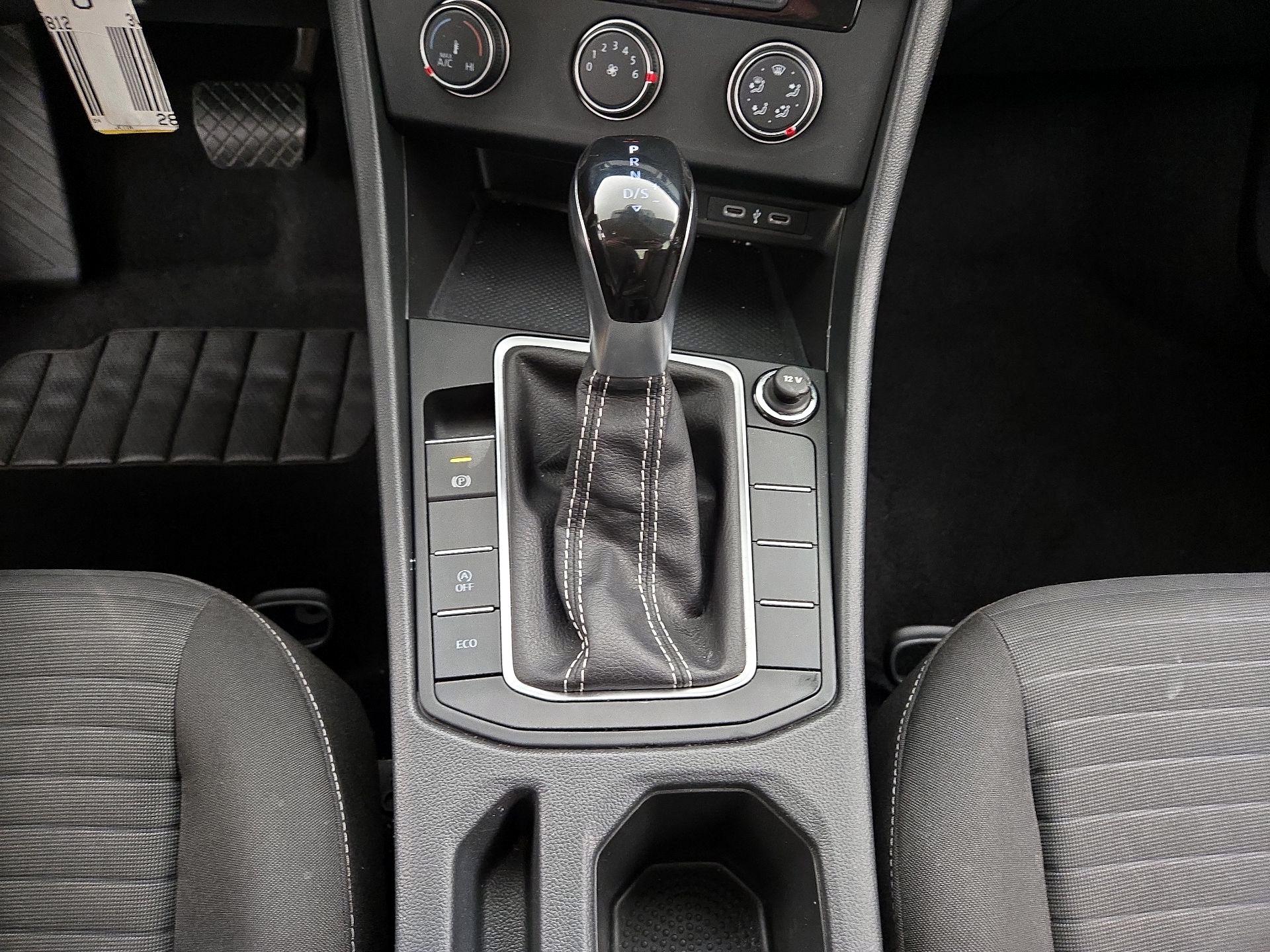 Thumbnail: 2024 Volkswagen Jetta - 17