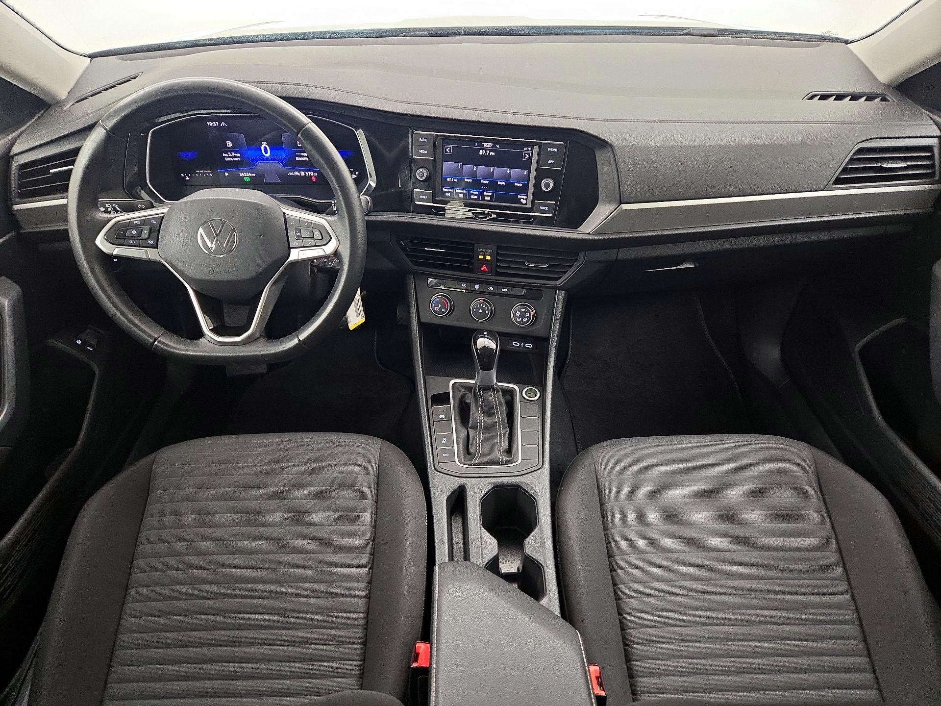 Thumbnail: 2024 Volkswagen Jetta - 9