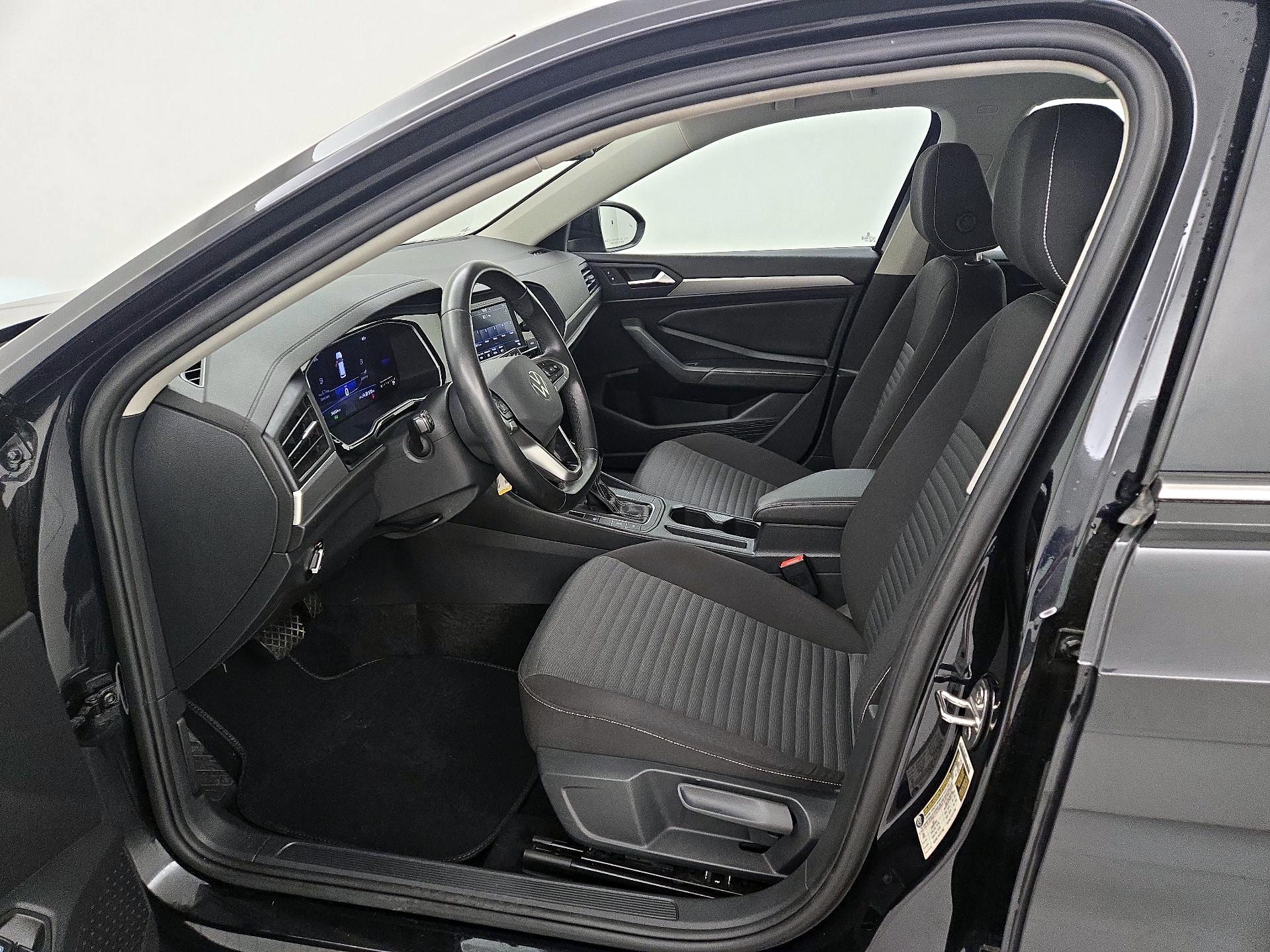 Thumbnail: 2024 Volkswagen Jetta - 11