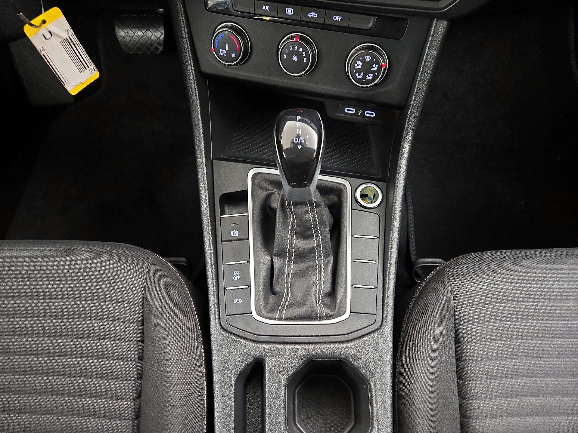 Thumbnail: 2024 Volkswagen Jetta - 17