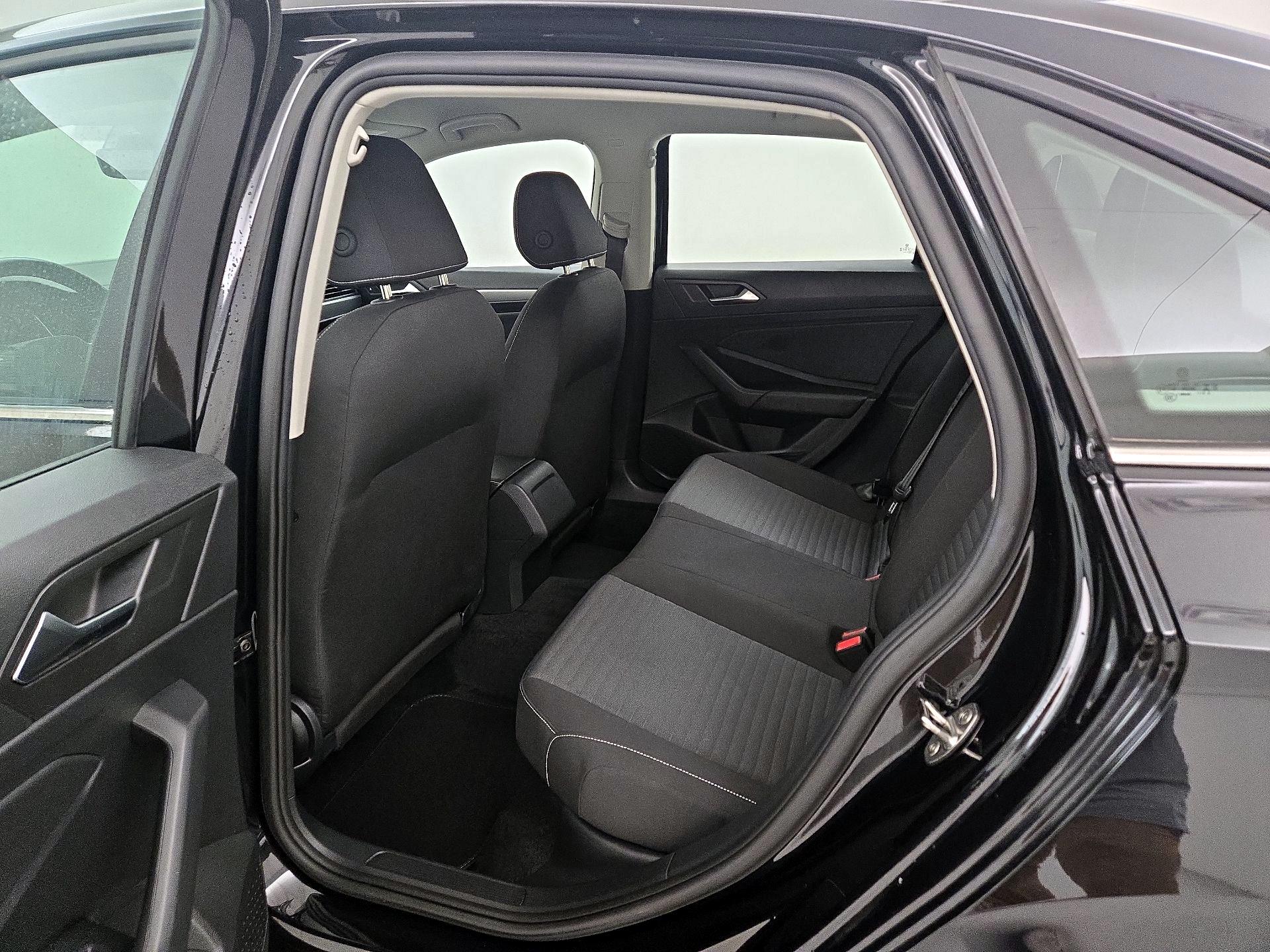 Thumbnail: 2024 Volkswagen Jetta - 19