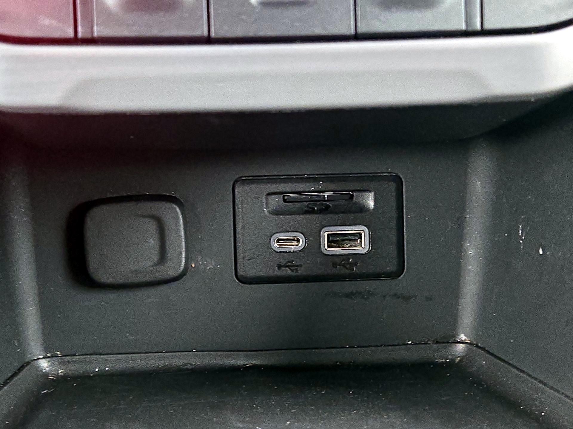 Thumbnail: 2023 GMC Acadia - 19