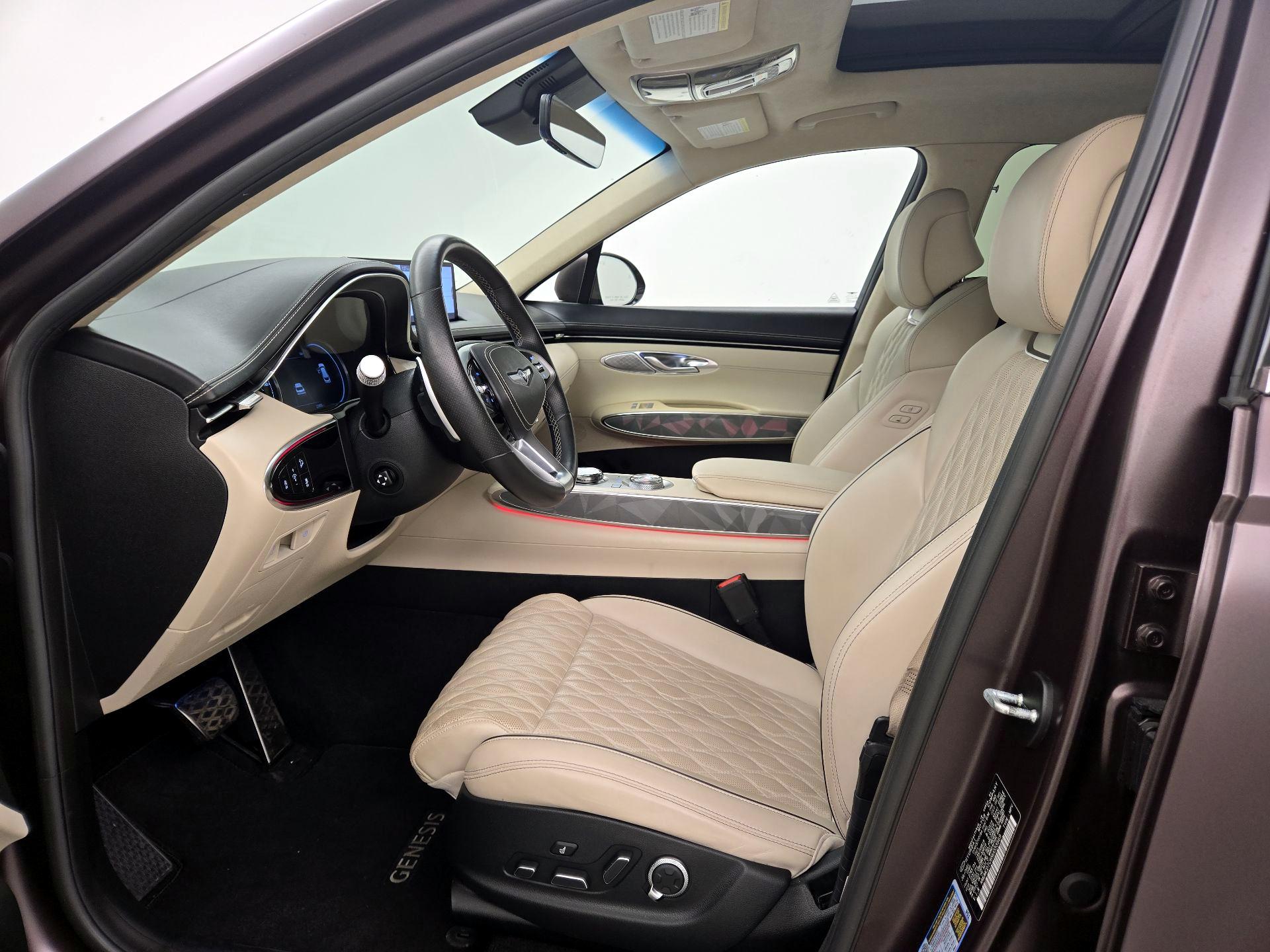 Thumbnail: 2022 Genesis GV70 - 11