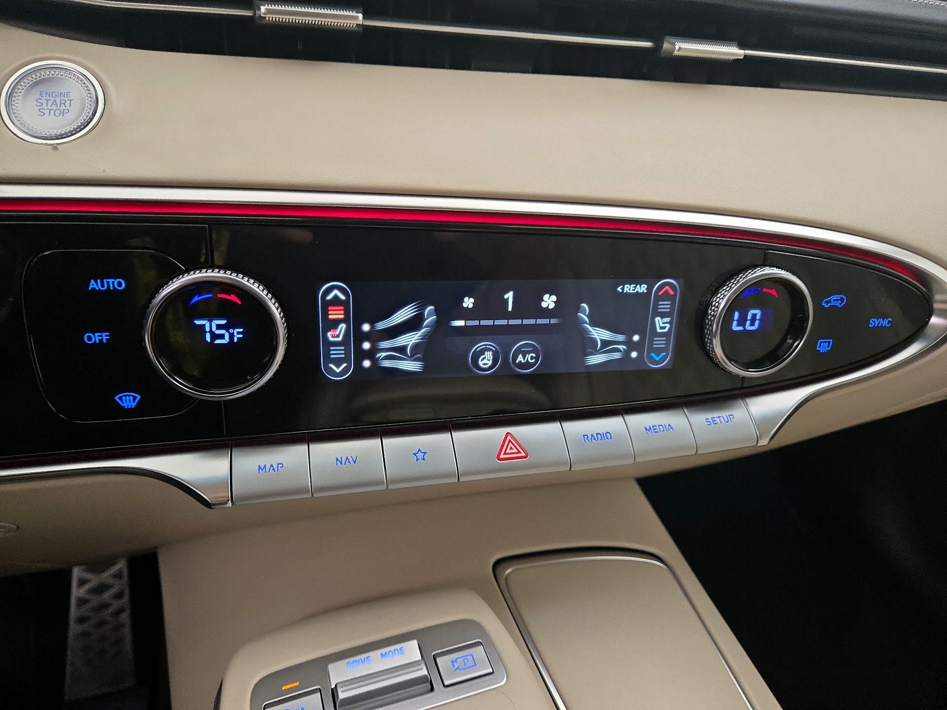 Thumbnail: 2022 Genesis GV70 - 17