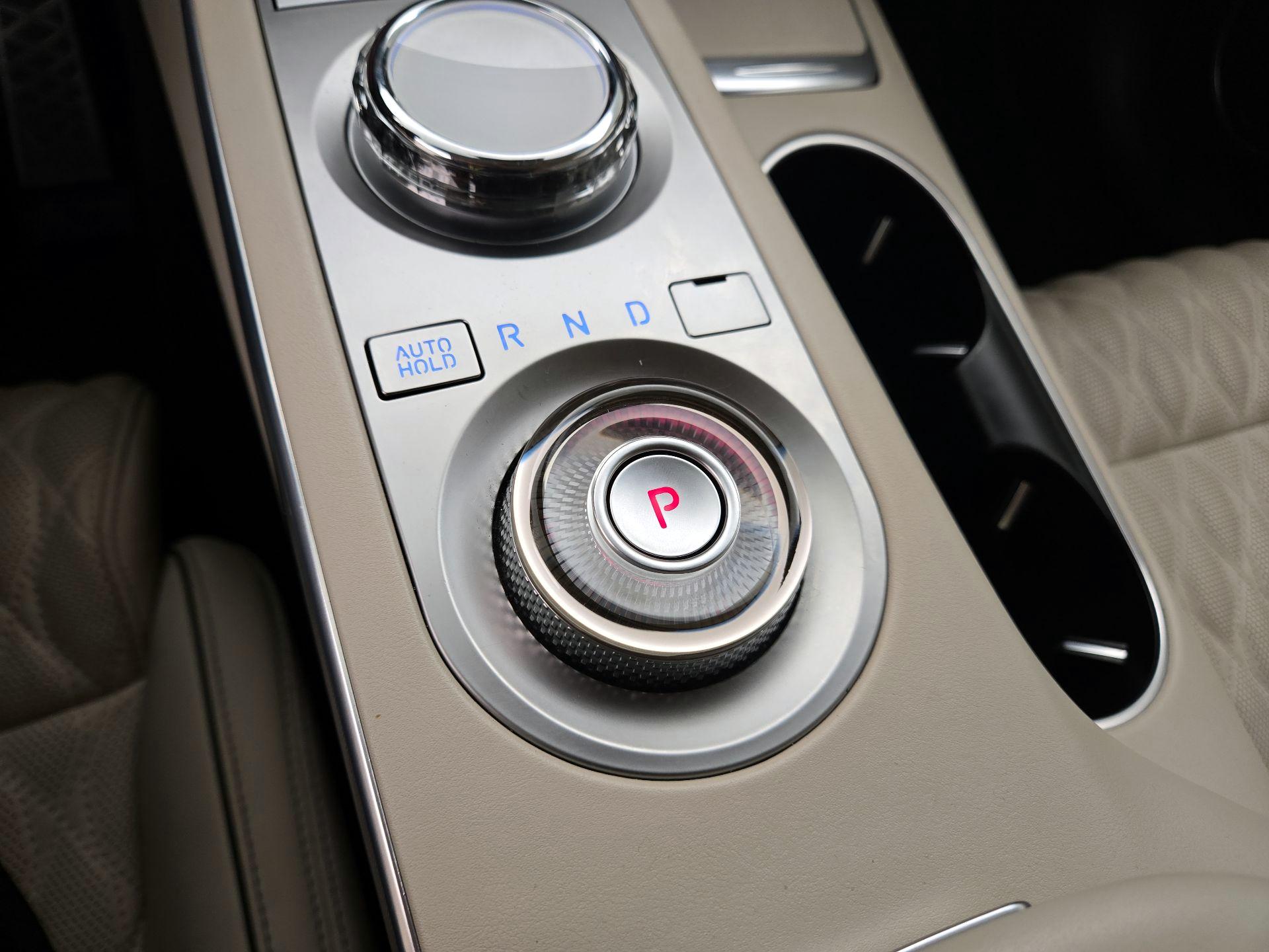 Thumbnail: 2022 Genesis GV70 - 18