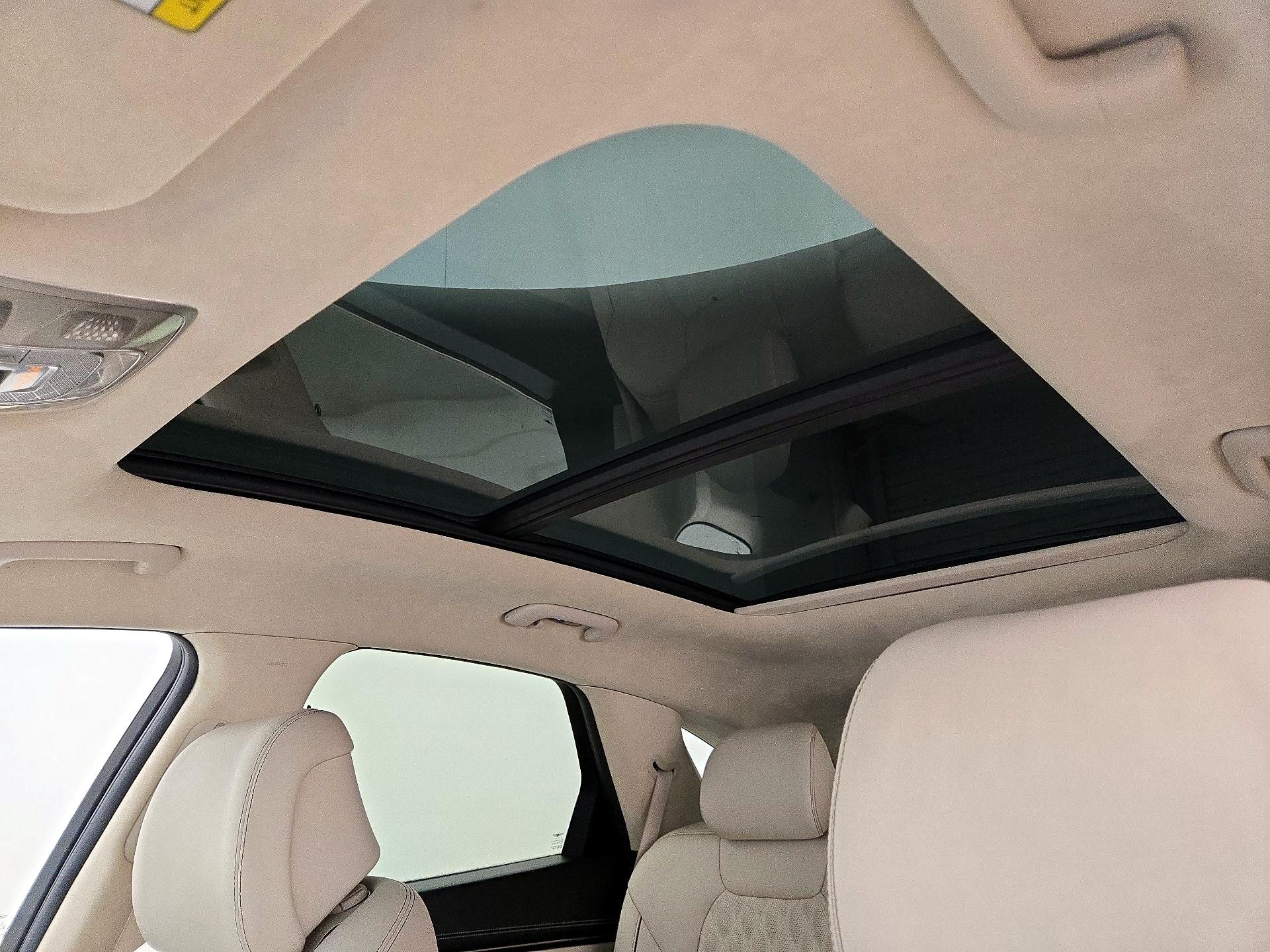 Thumbnail: 2022 Genesis GV70 - 20