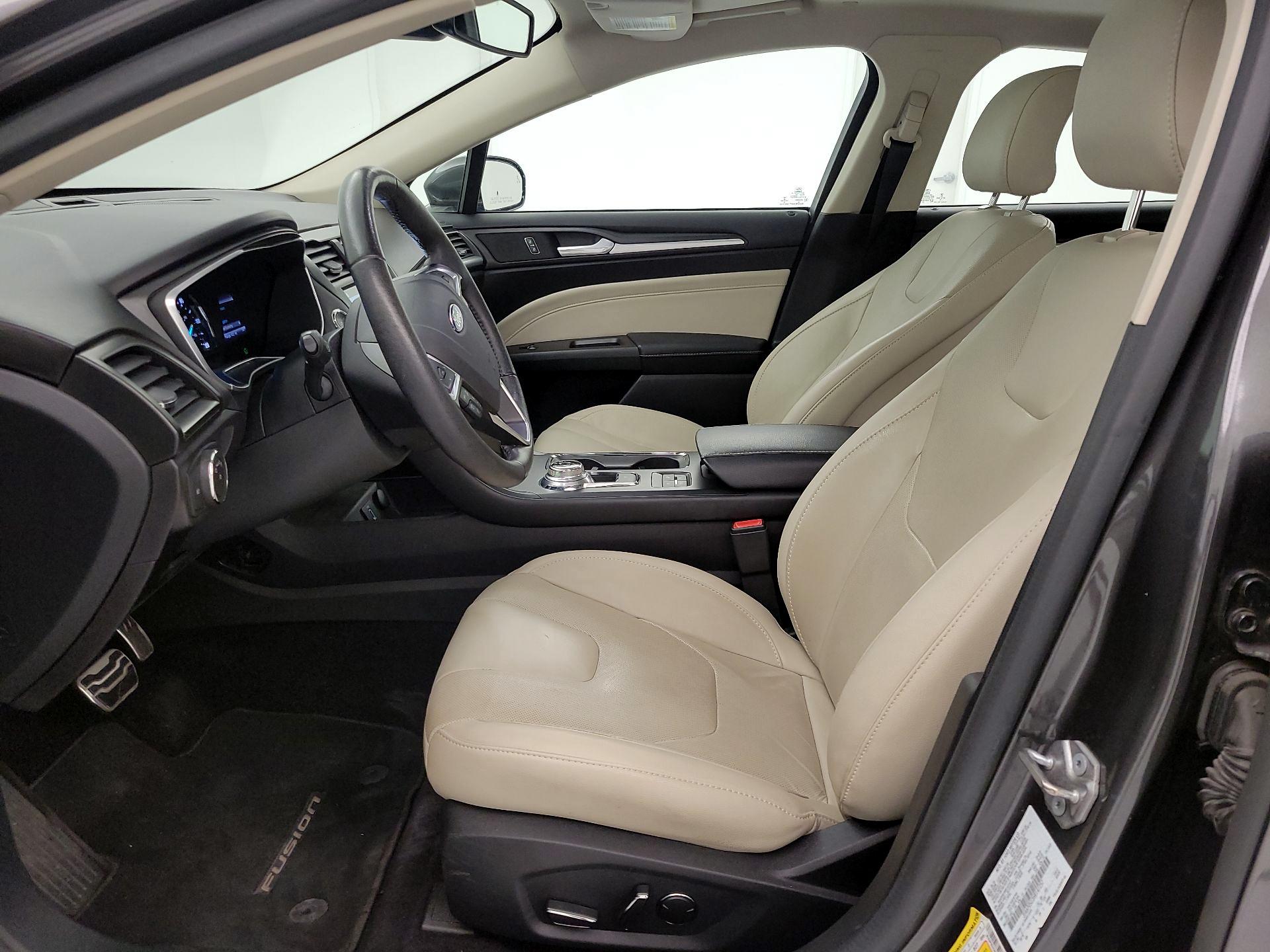 Thumbnail: 2017 Ford Fusion - 11
