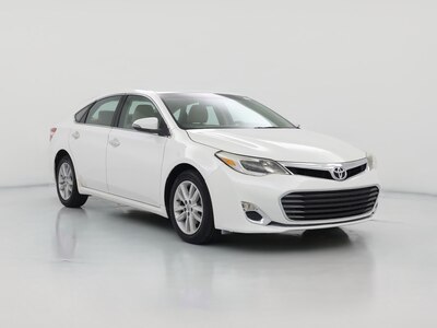 White 2015 Toyota Avalon XLE