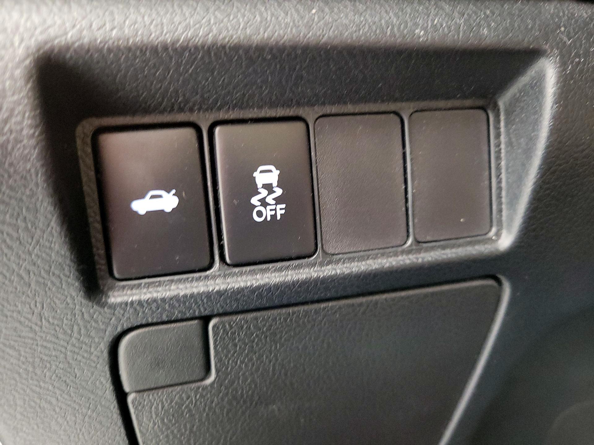 Thumbnail: 2015 Toyota Avalon - 13