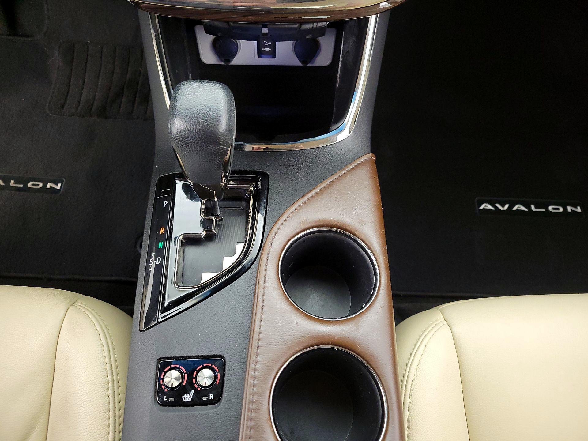 Thumbnail: 2015 Toyota Avalon - 17