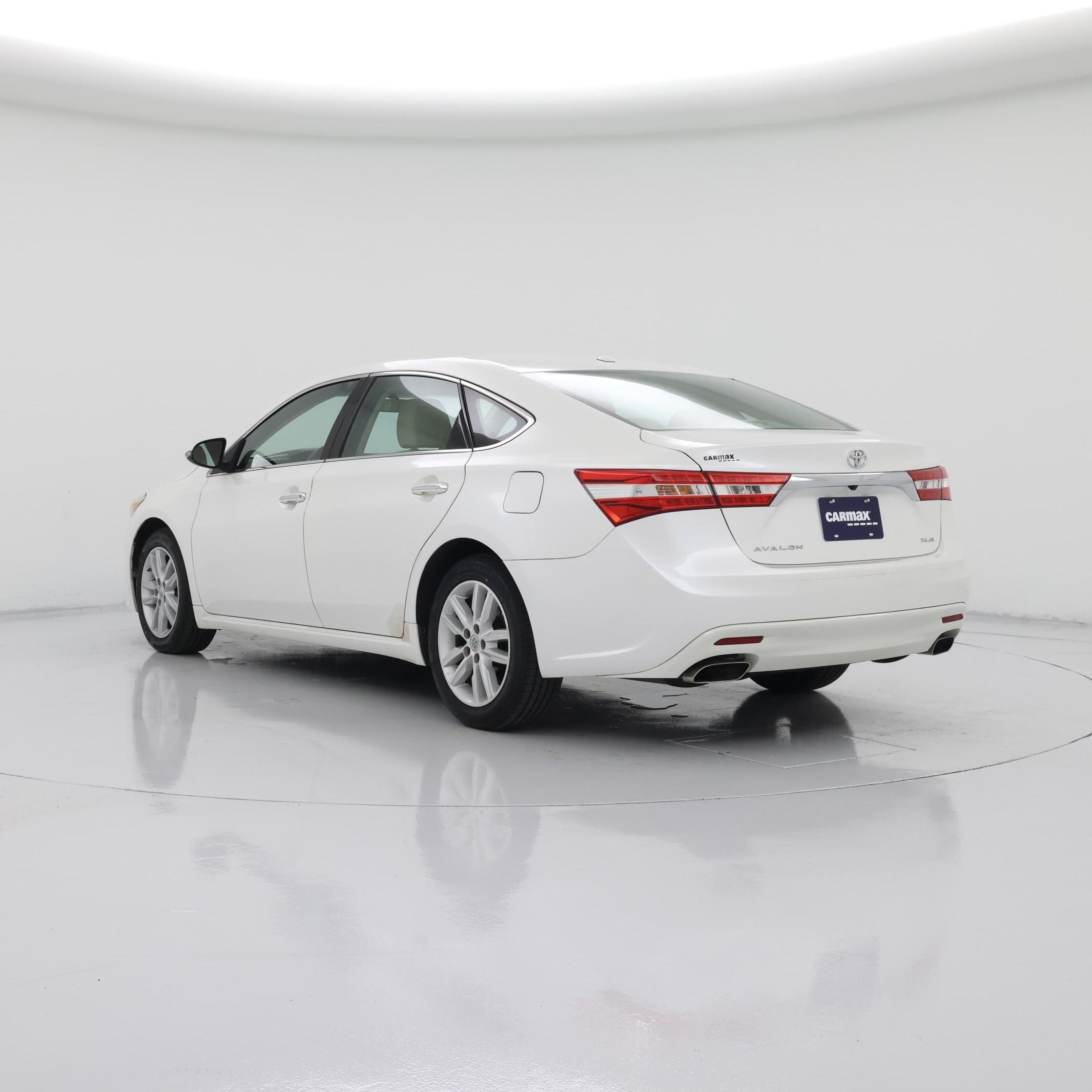 Thumbnail: 2015 Toyota Avalon - 2