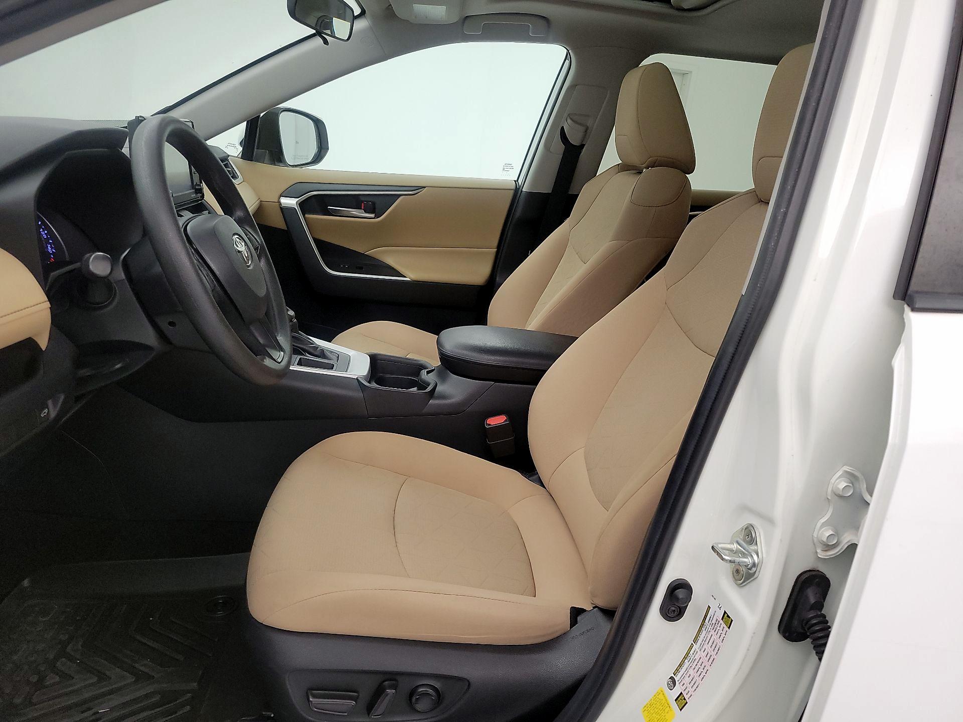 Thumbnail: 2020 Toyota RAV4 - 11