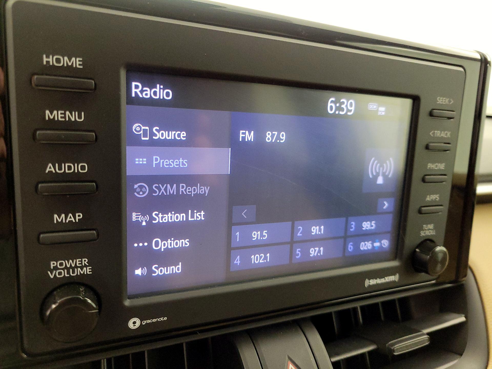 Thumbnail: 2020 Toyota RAV4 - 15