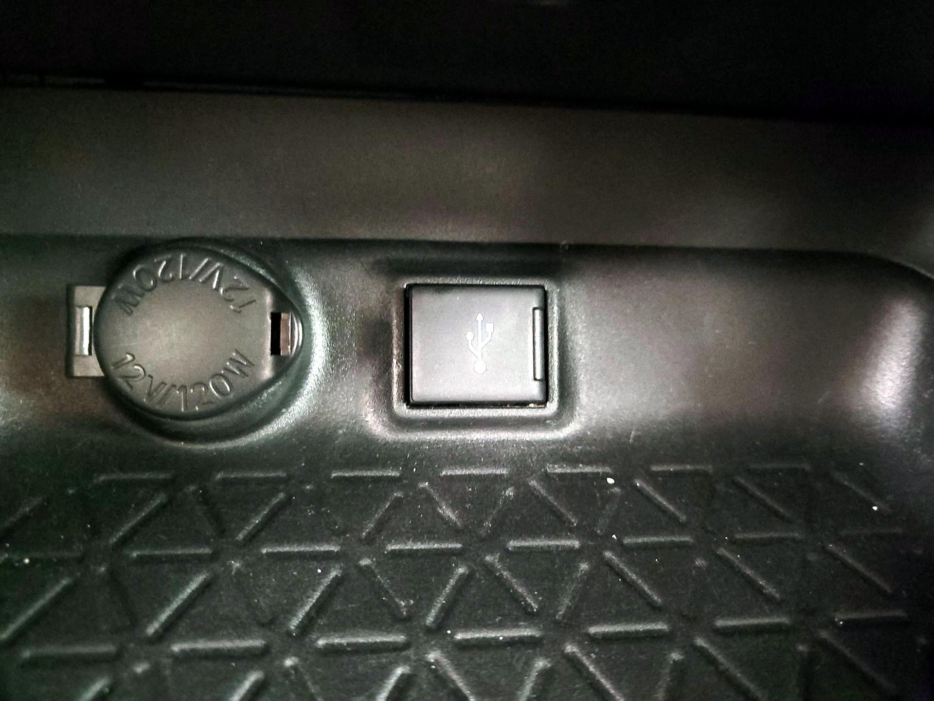 Thumbnail: 2020 Toyota RAV4 - 18