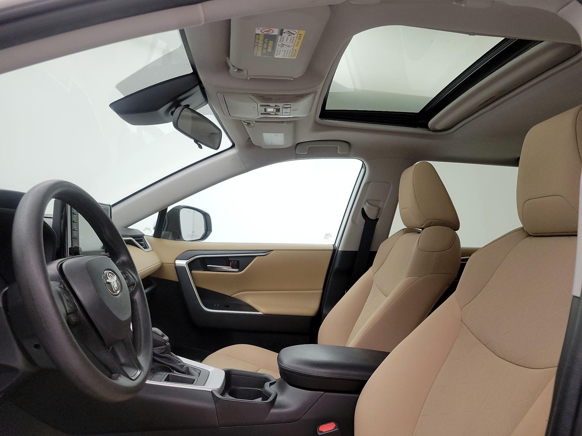 Thumbnail: 2020 Toyota RAV4 - 19