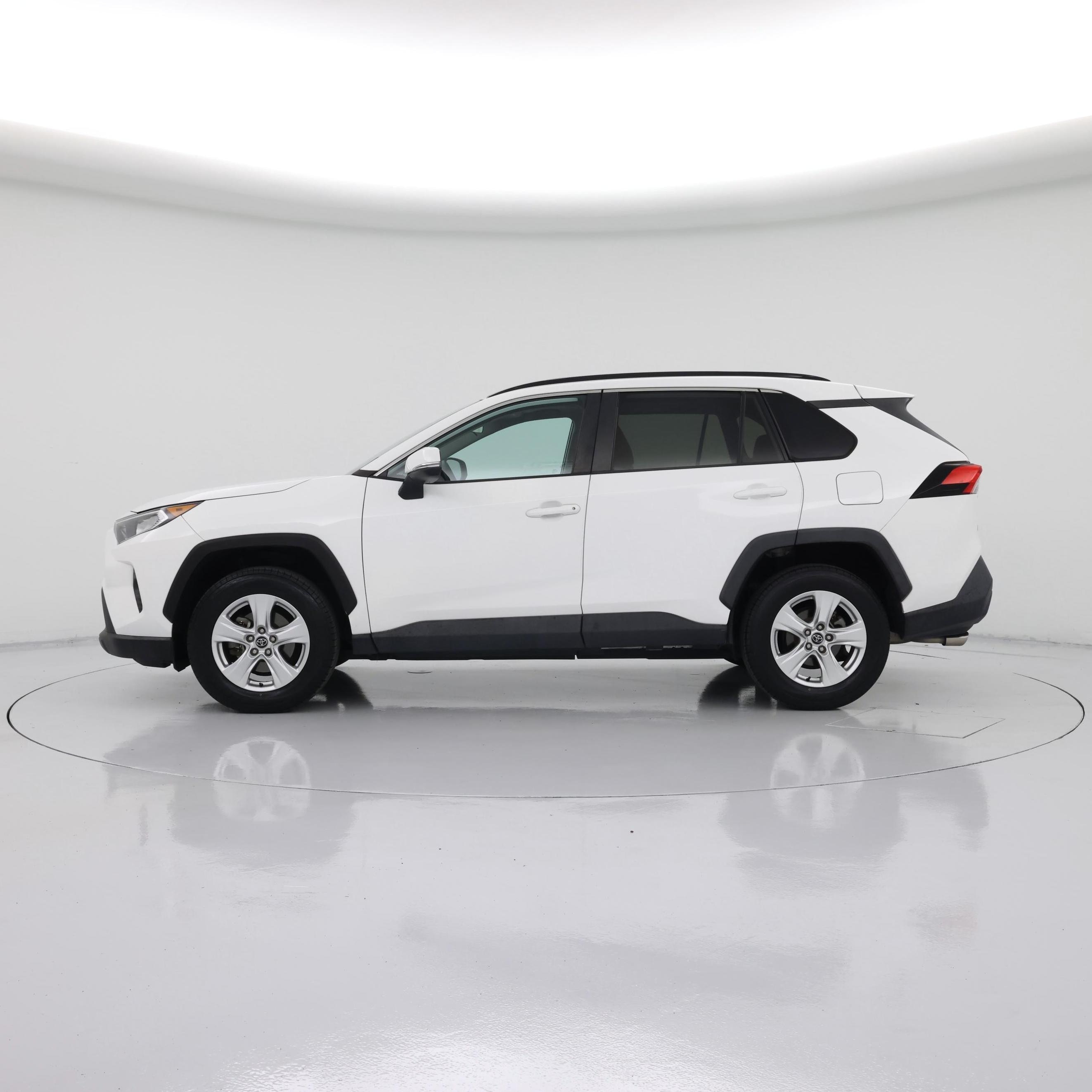 Thumbnail: 2020 Toyota RAV4 - 3