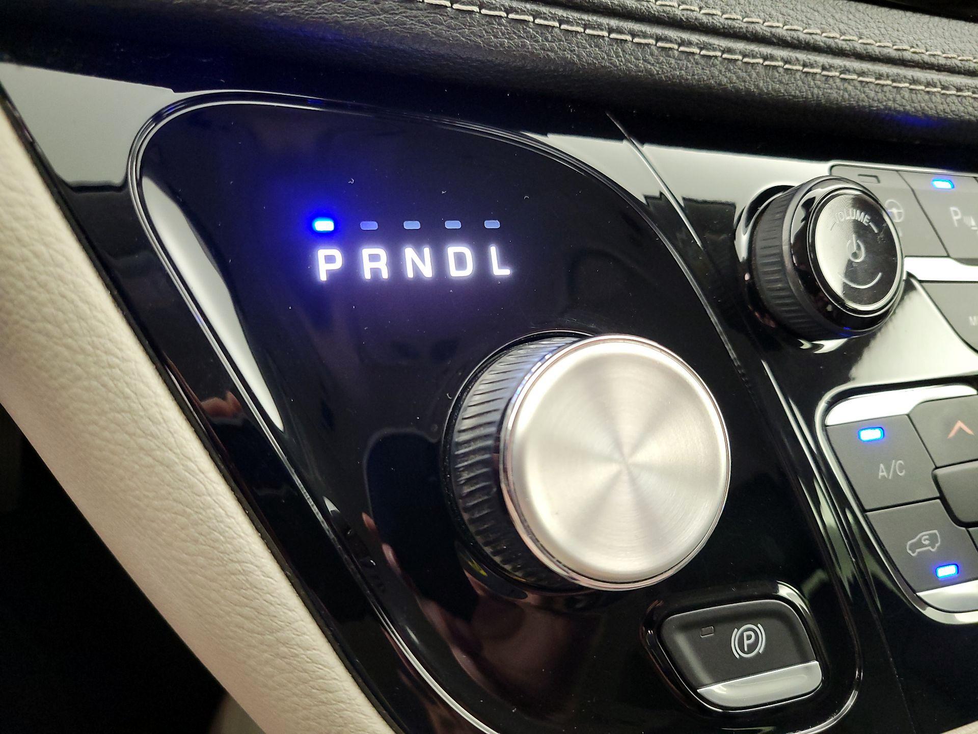 Thumbnail: 2023 Chrysler Pacifica - 17