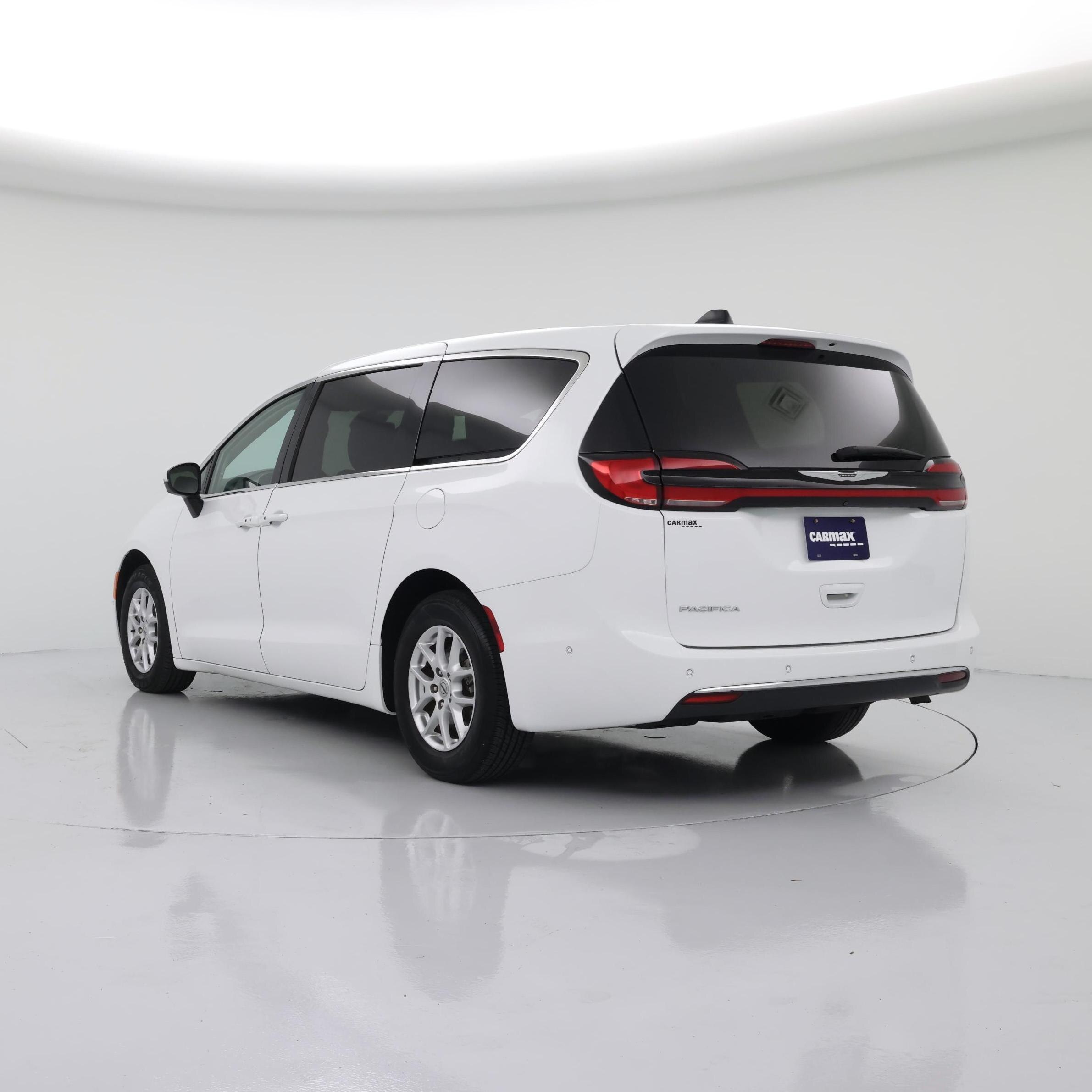 Thumbnail: 2023 Chrysler Pacifica - 2