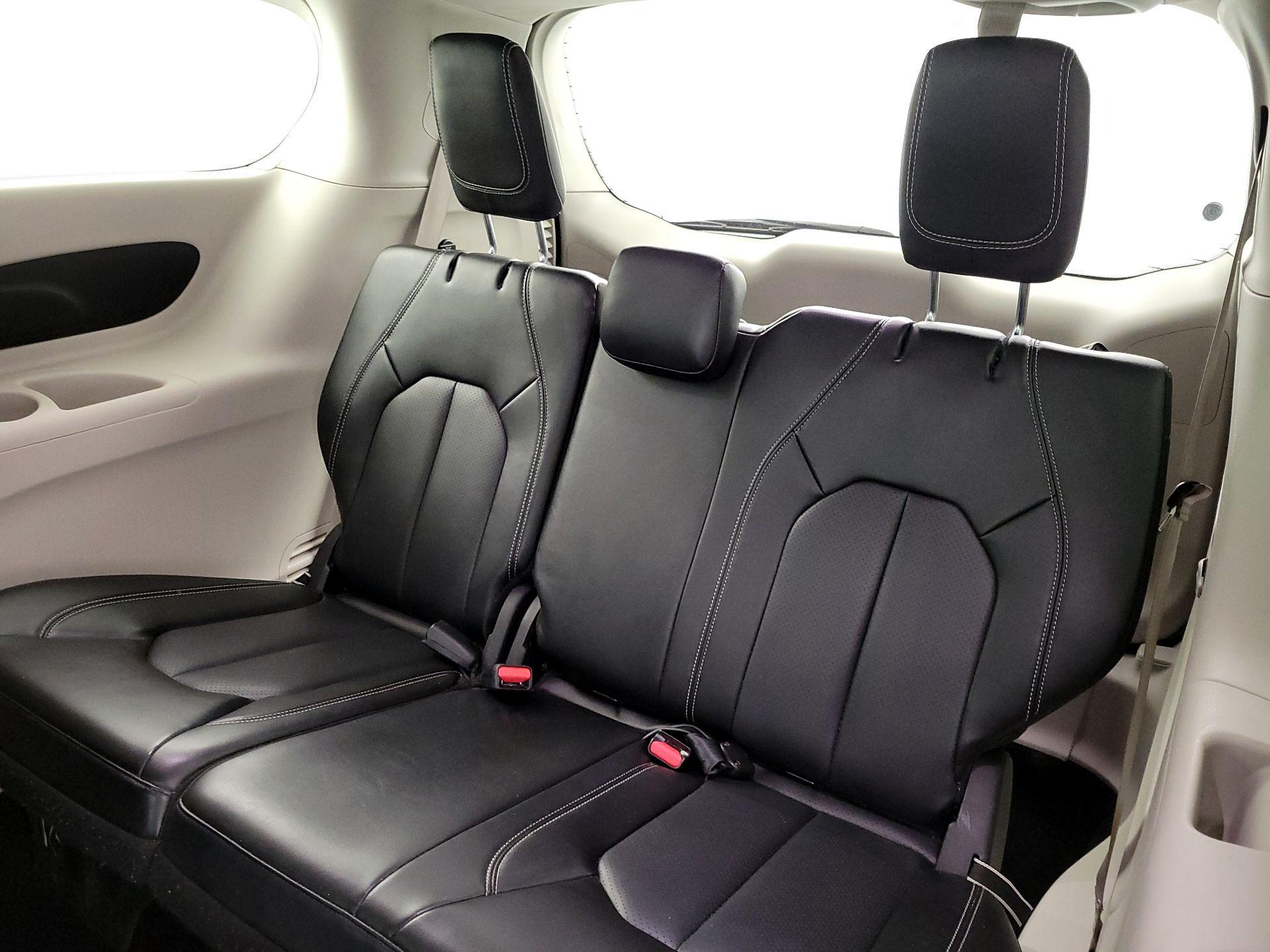 Thumbnail: 2023 Chrysler Pacifica - 20