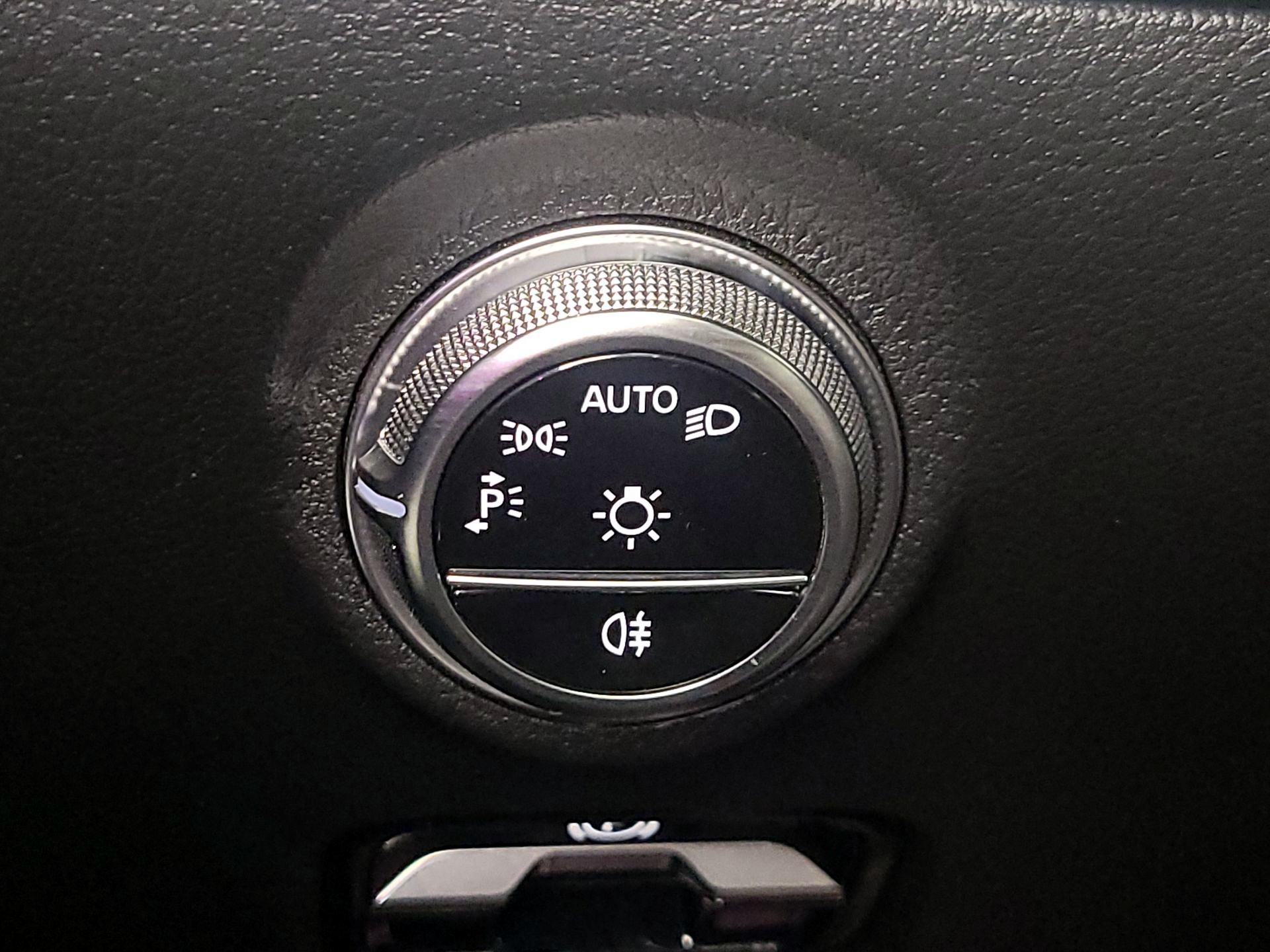 Thumbnail: 2024 Mercedes-Benz C-Class - 13