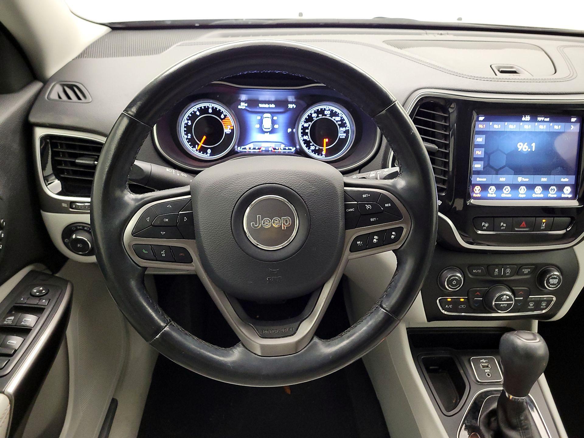 Thumbnail: 2020 Jeep Cherokee - 10