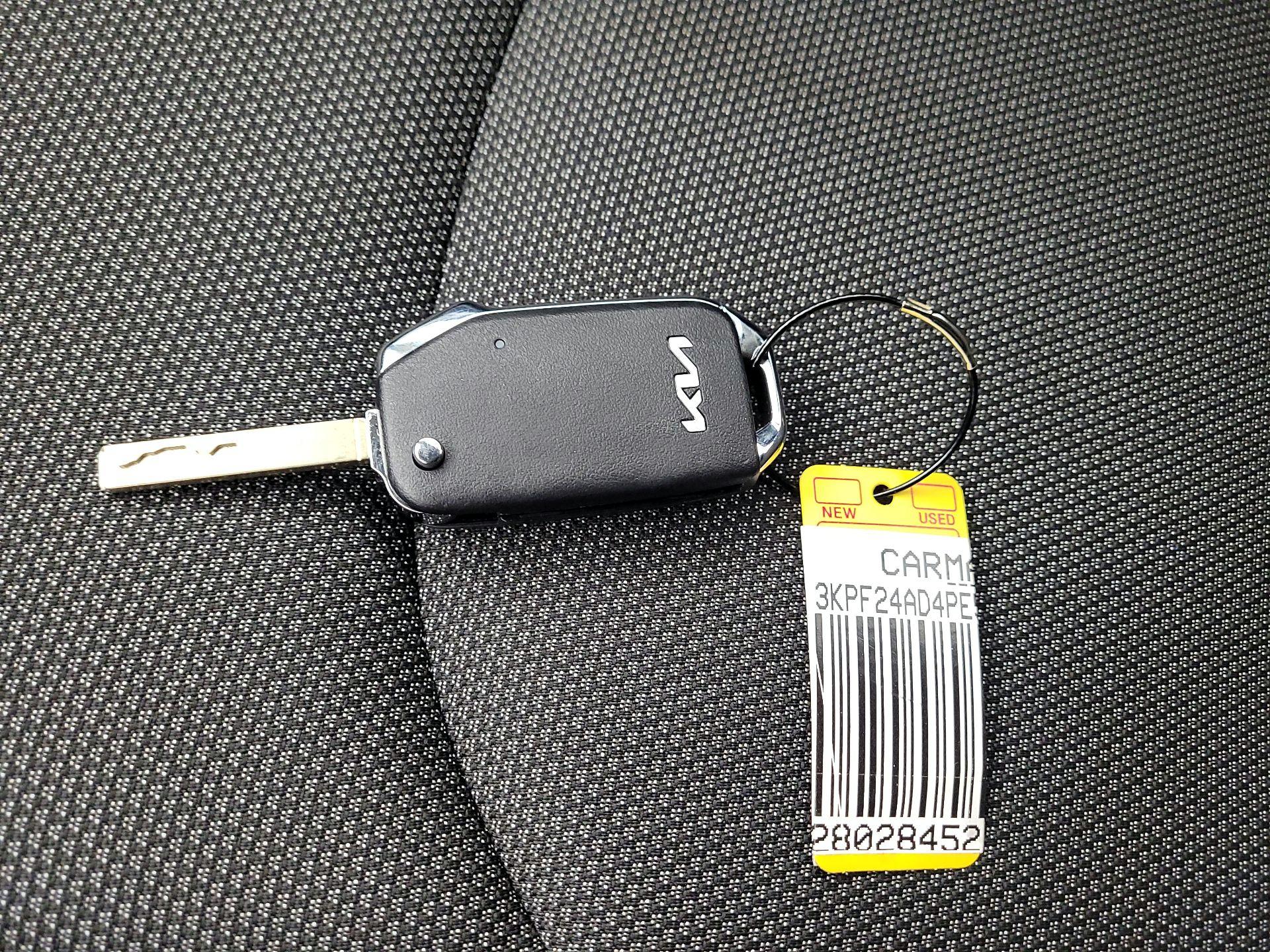 Thumbnail: 2023 Kia Forte - 18