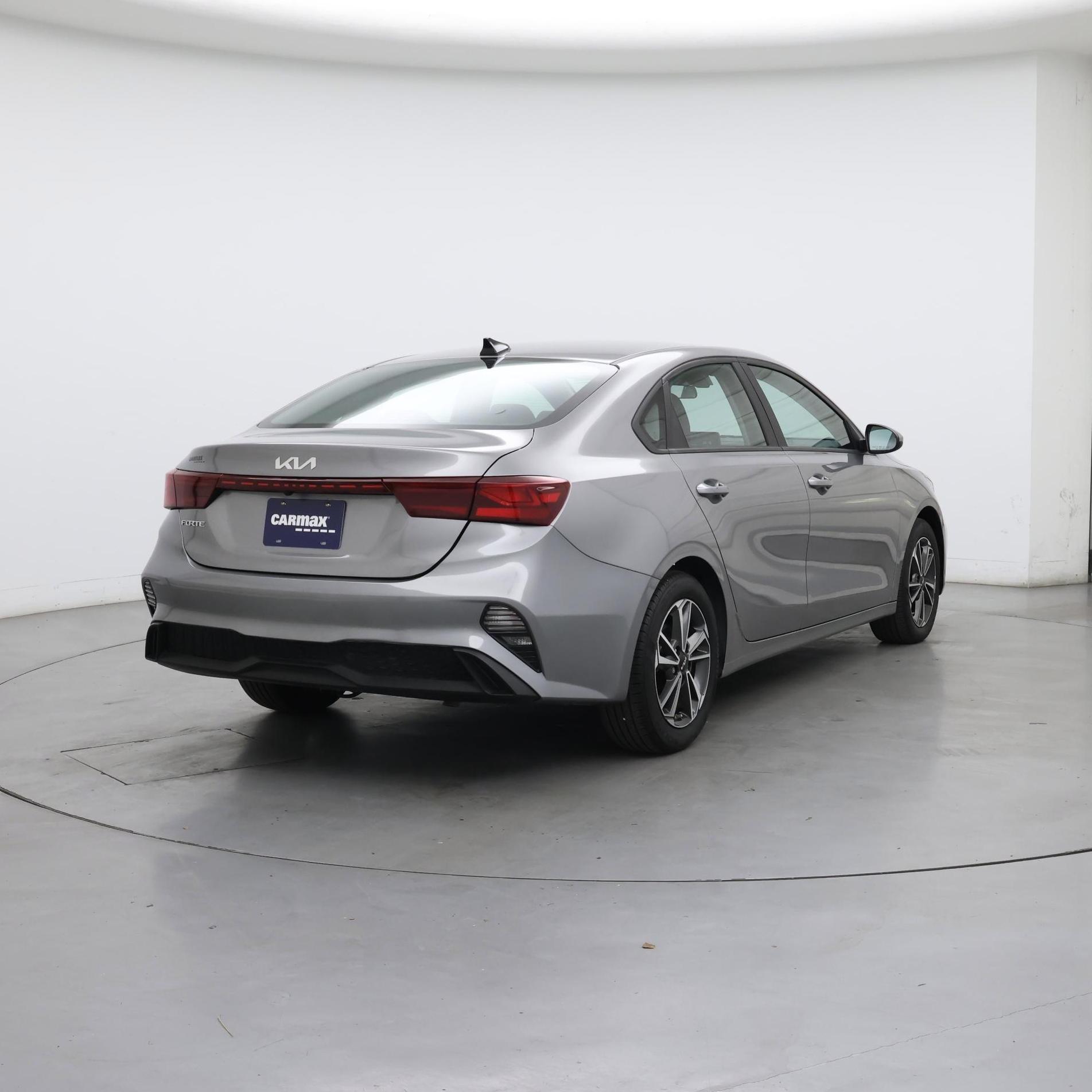 Thumbnail: 2023 Kia Forte - 8