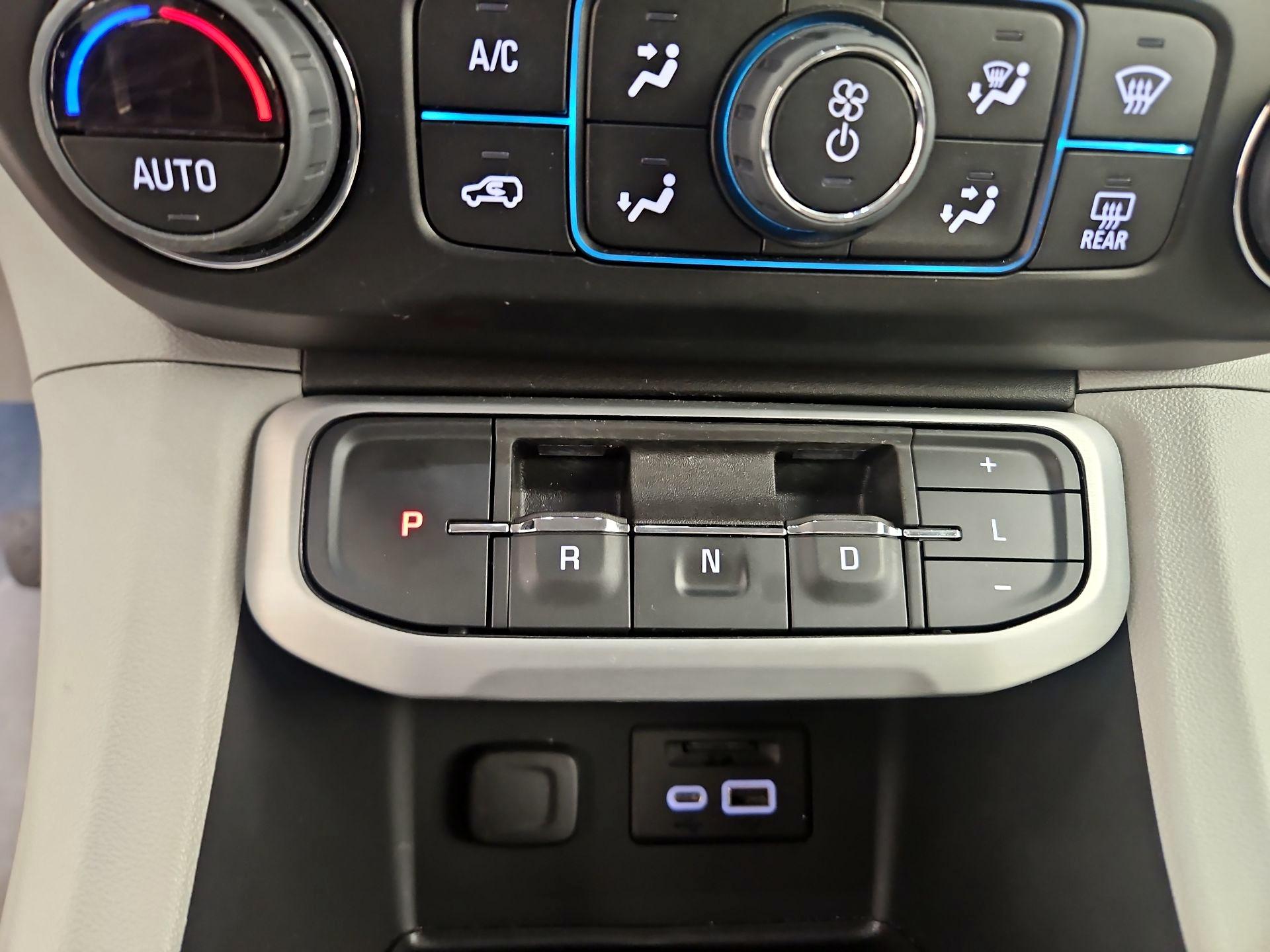 Thumbnail: 2023 GMC Acadia - 18