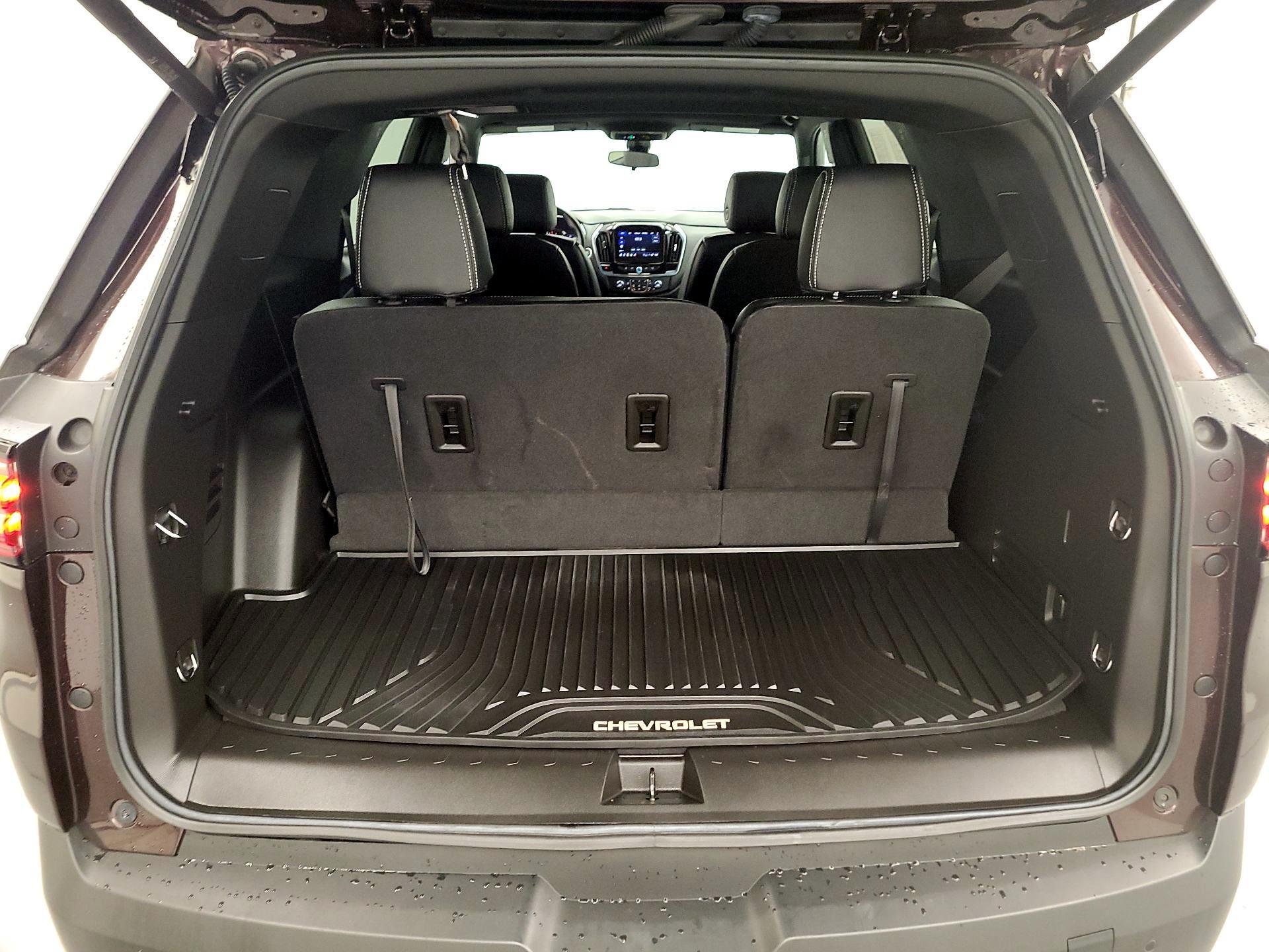 Thumbnail: 2023 Chevrolet Traverse - 16