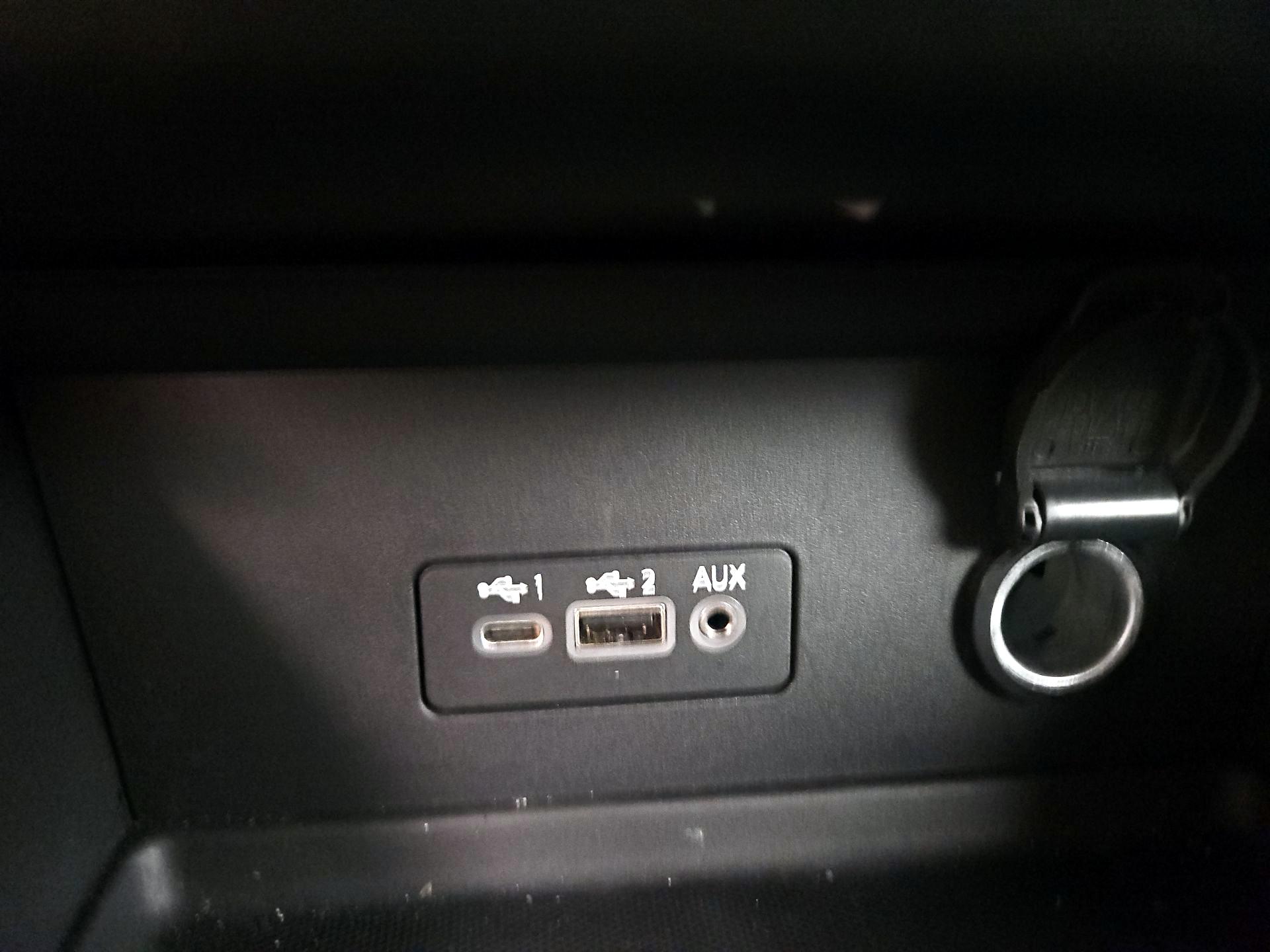 Thumbnail: 2022 Nissan Sentra - 18