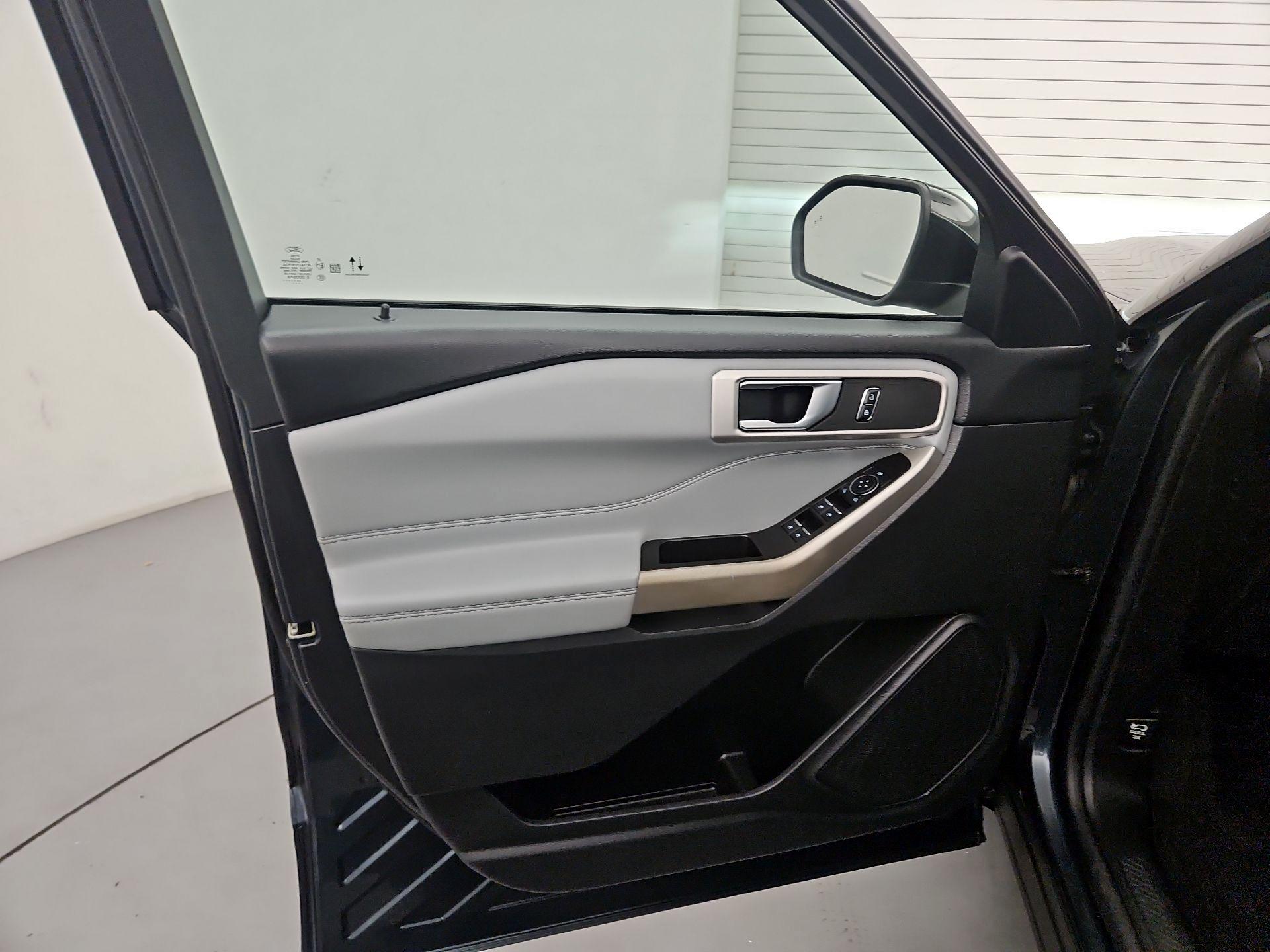 Thumbnail: 2022 Ford Explorer - 12