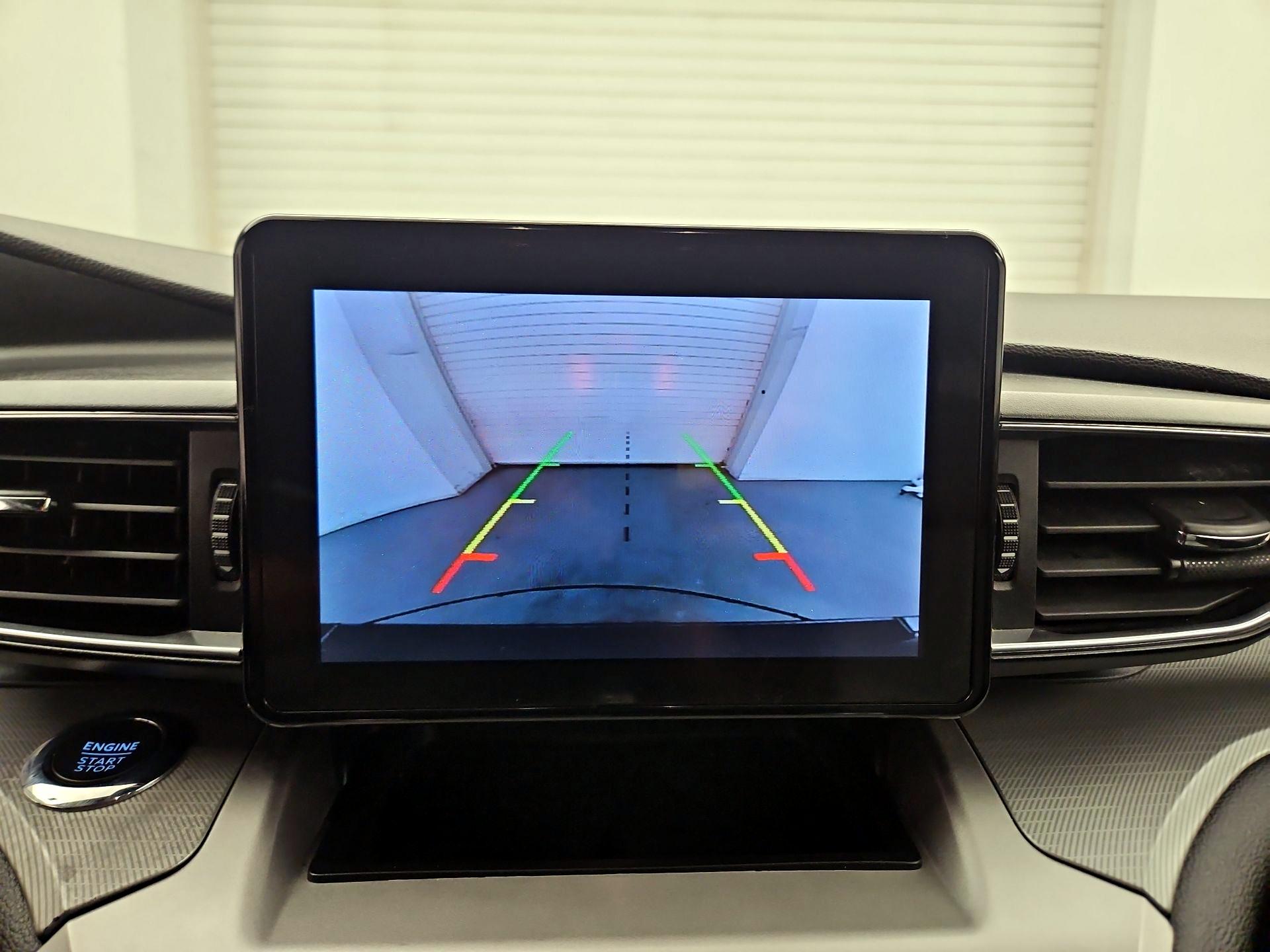 Thumbnail: 2022 Ford Explorer - 14