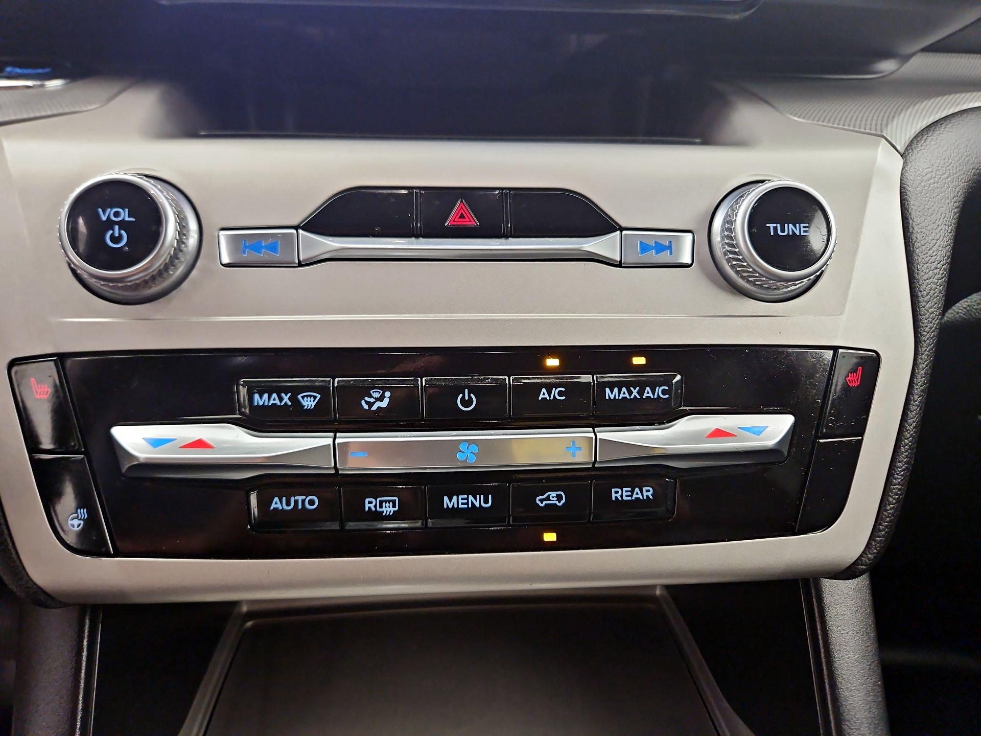 Thumbnail: 2022 Ford Explorer - 16