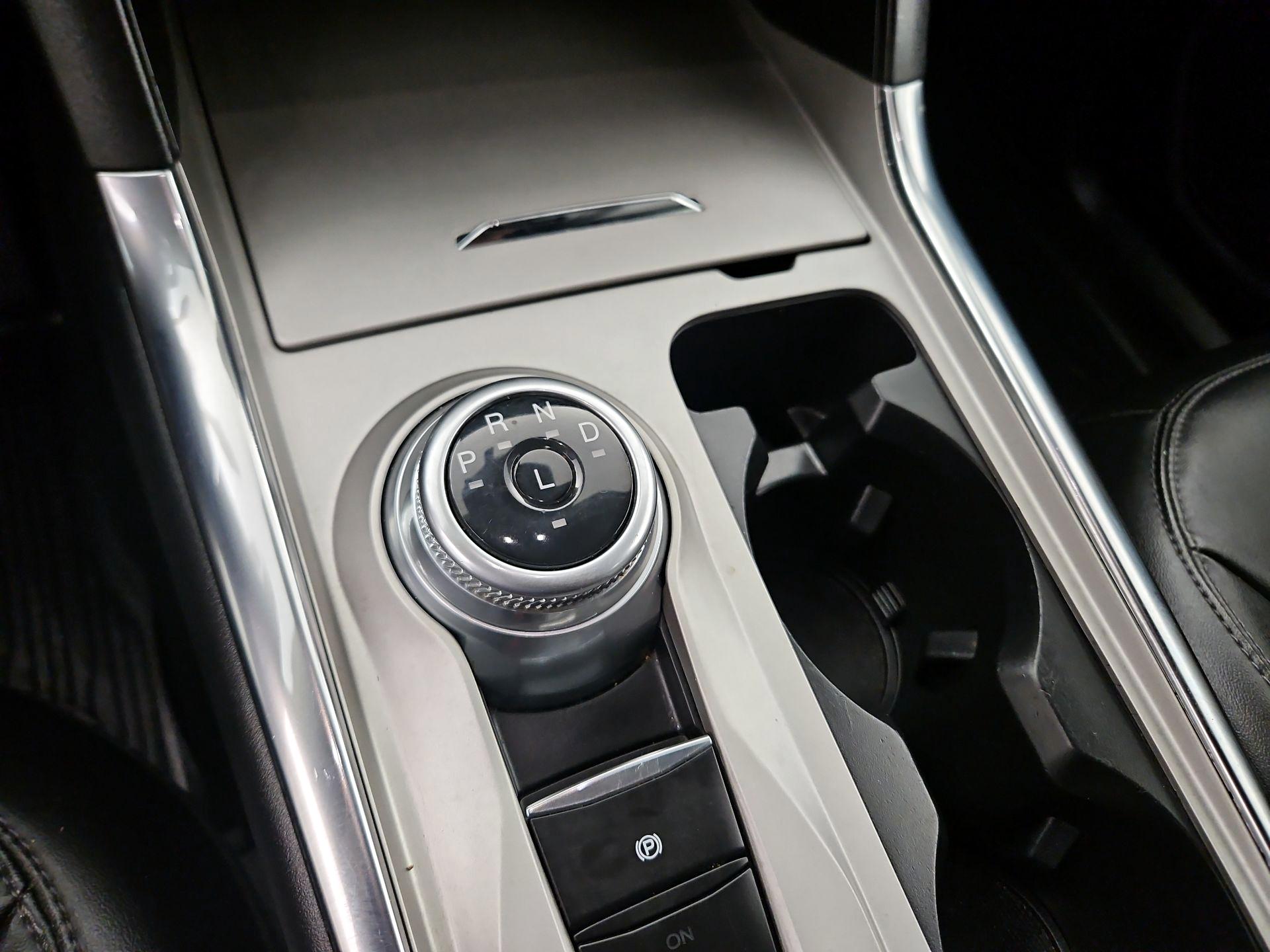 Thumbnail: 2022 Ford Explorer - 17