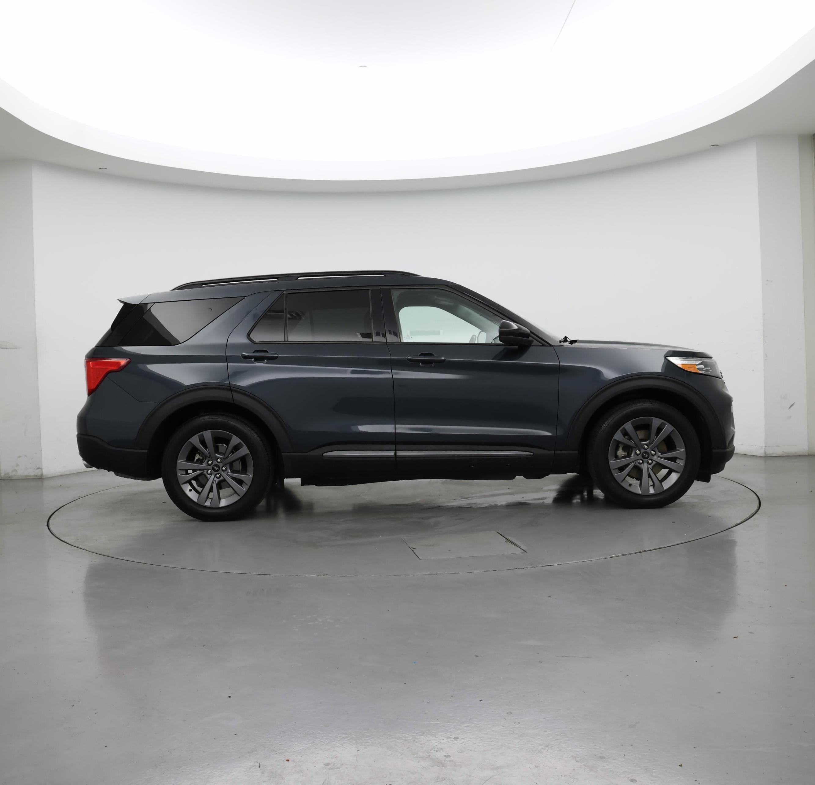 Thumbnail: 2022 Ford Explorer - 7