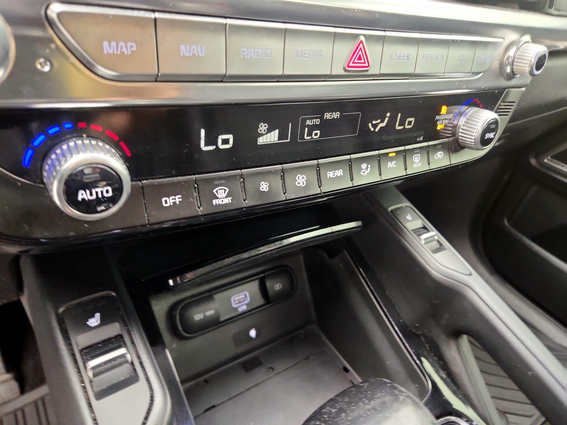 Thumbnail: 2022 Kia Telluride - 17