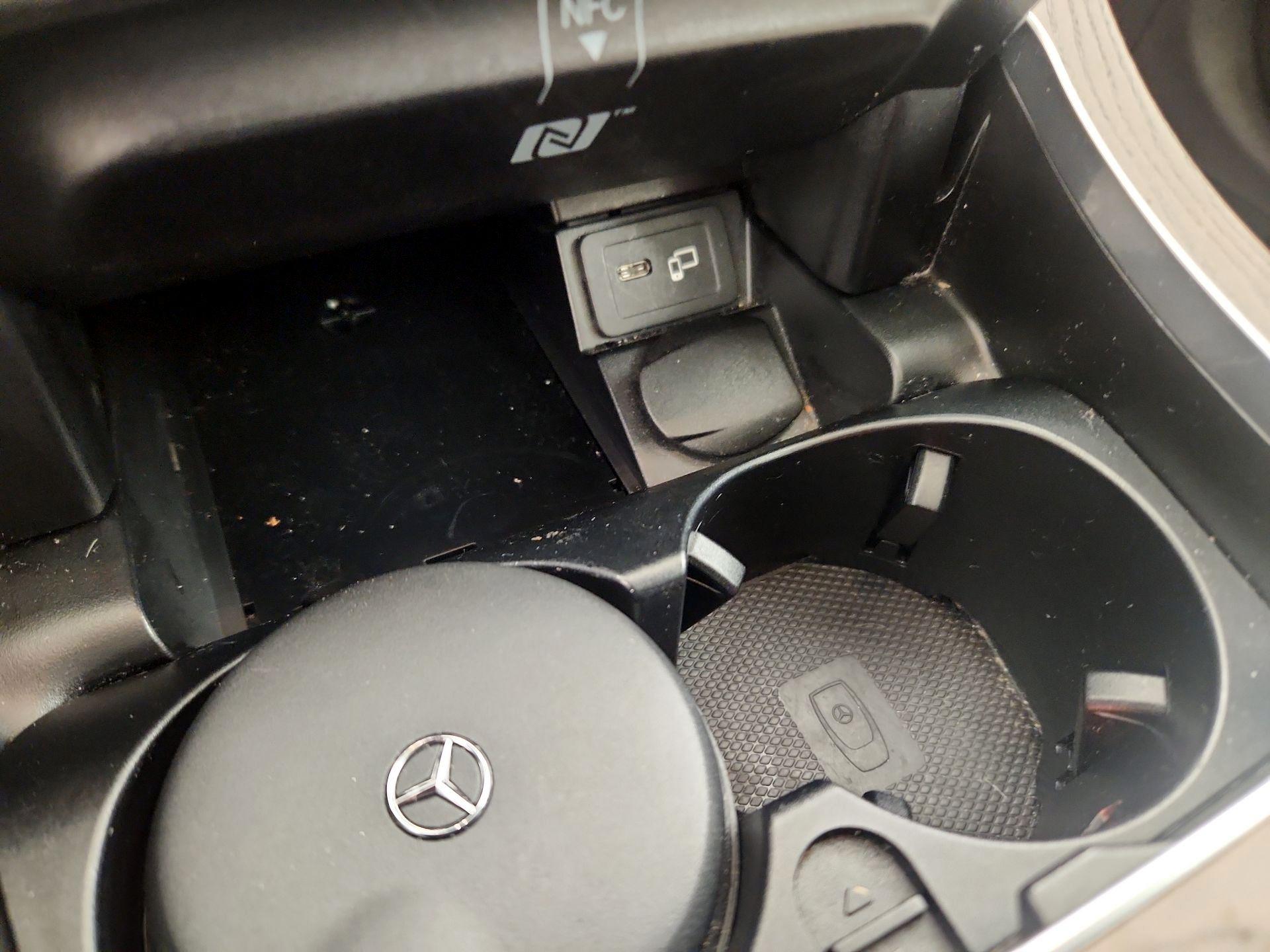 Thumbnail: 2022 Mercedes-Benz E-Class - 19