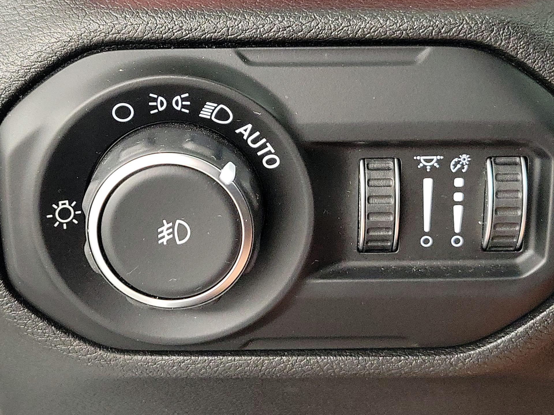 Thumbnail: 2019 Jeep Wrangler - 13