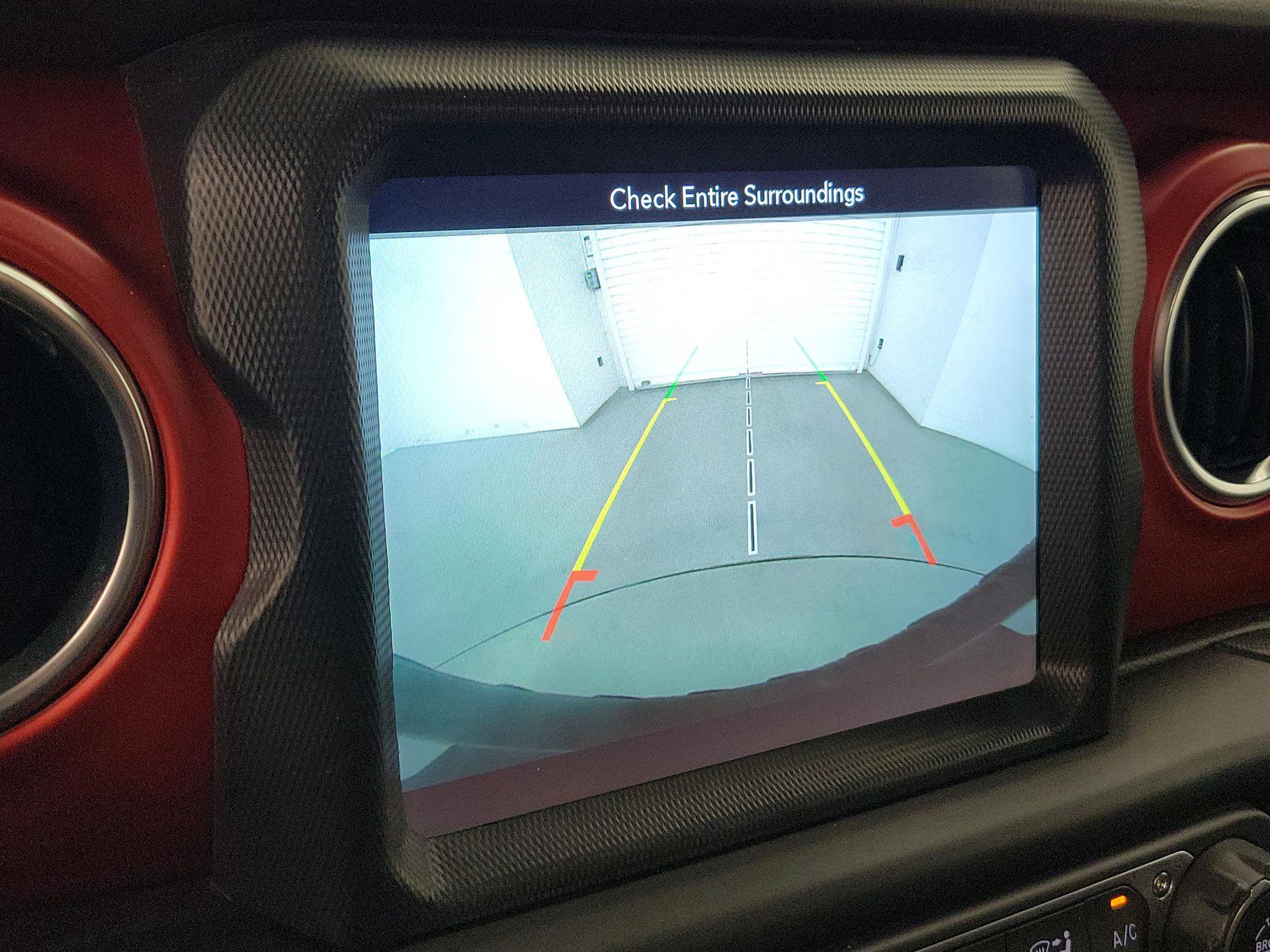 Thumbnail: 2019 Jeep Wrangler - 15